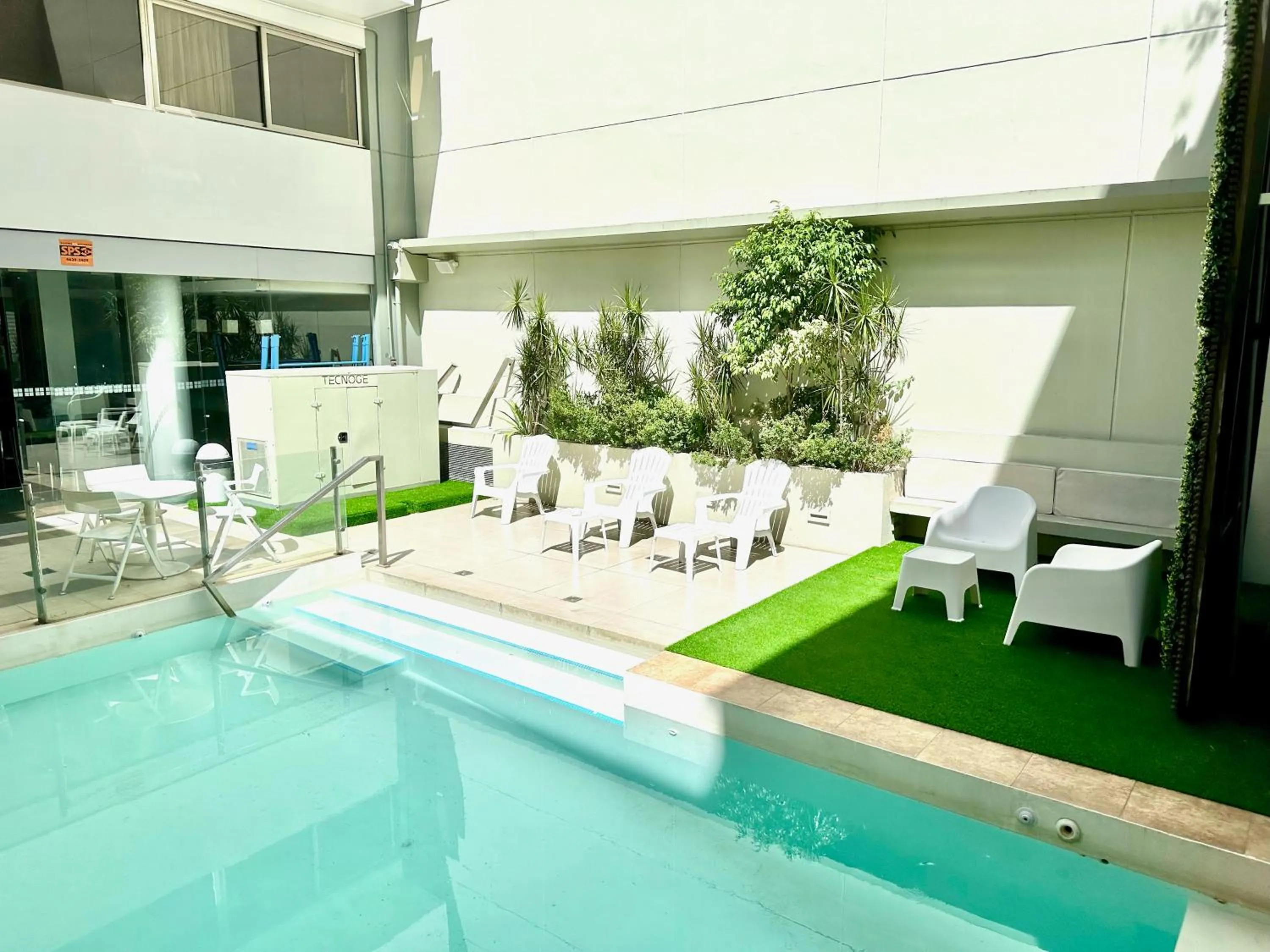 Swimming pool in Ayres Apartments Recoleta - Guido 1980