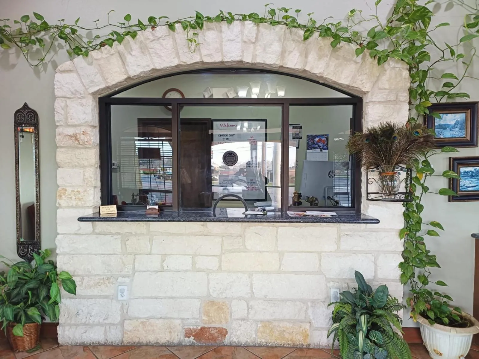 Lobby or reception in American Inn & Suites By Capital O Victoria US-59