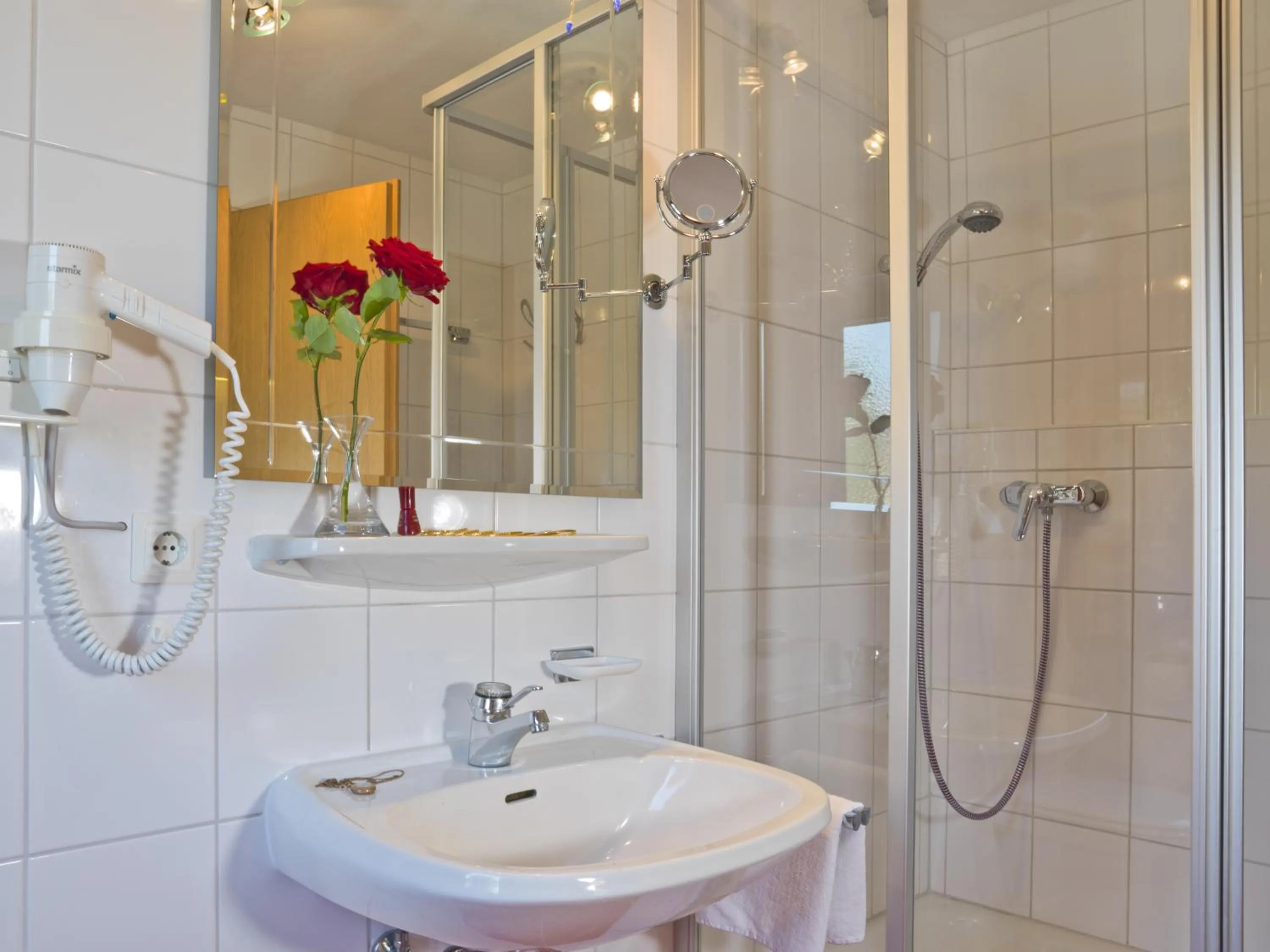 Bathroom in Hotel Garni Vier Jahreszeiten