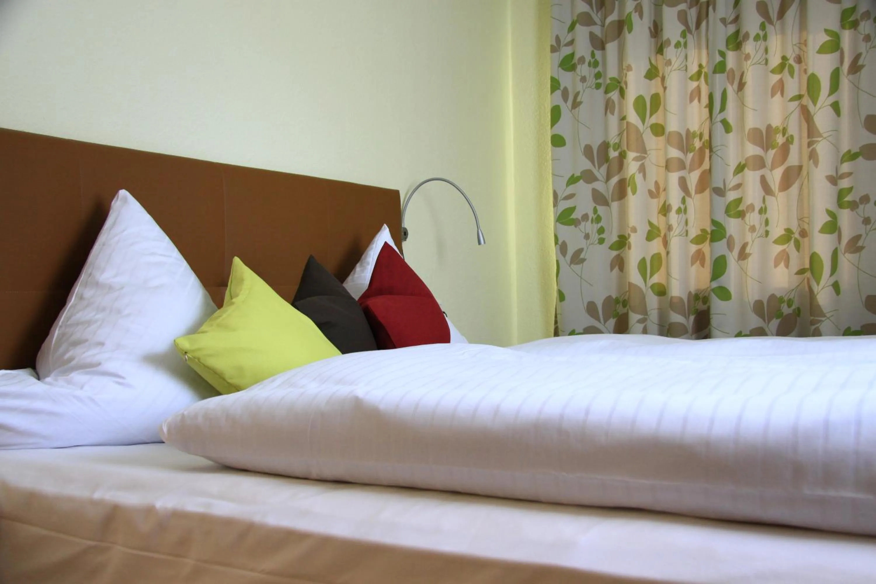 Bedroom, Bed in Hotel Garni Vier Jahreszeiten