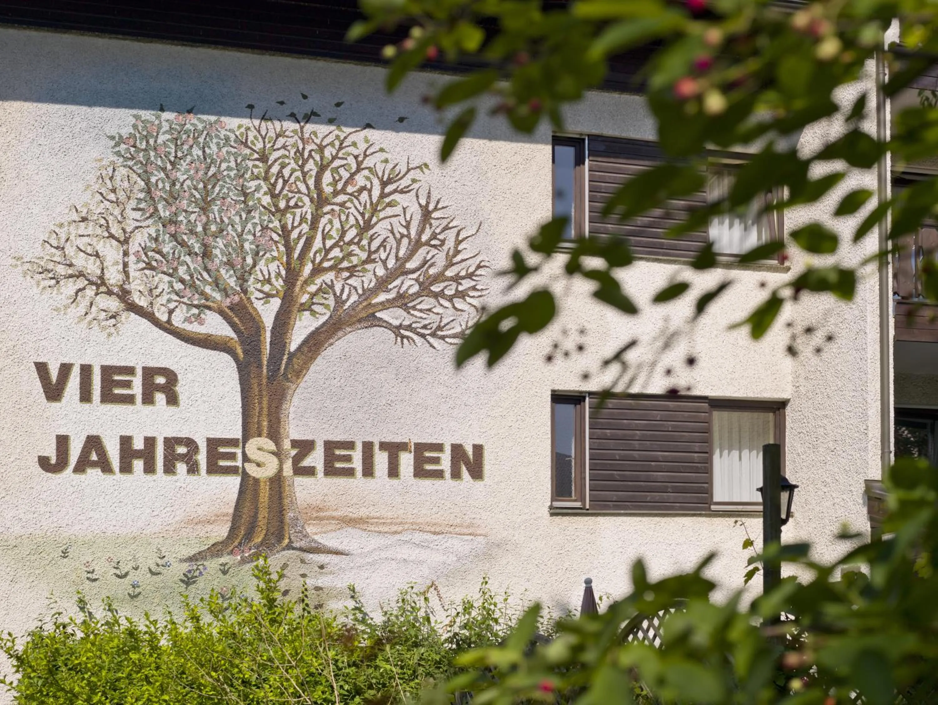 Property logo or sign in Hotel Garni Vier Jahreszeiten