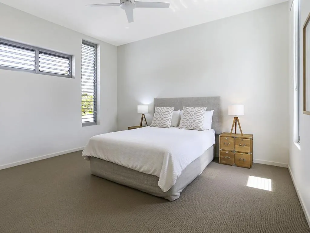 Bed in Go with the flow, Noosa Sound