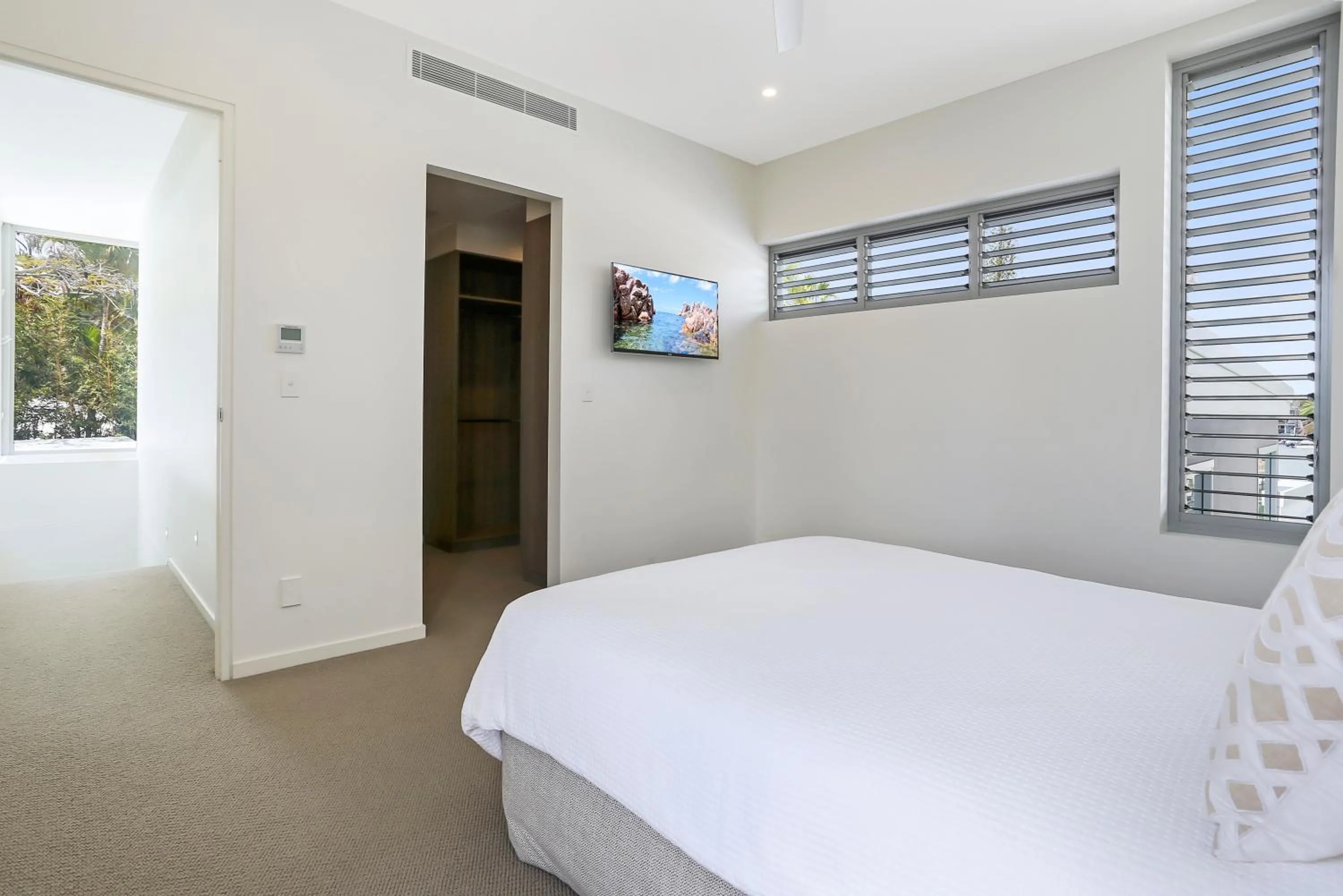 Bed in Go with the flow, Noosa Sound