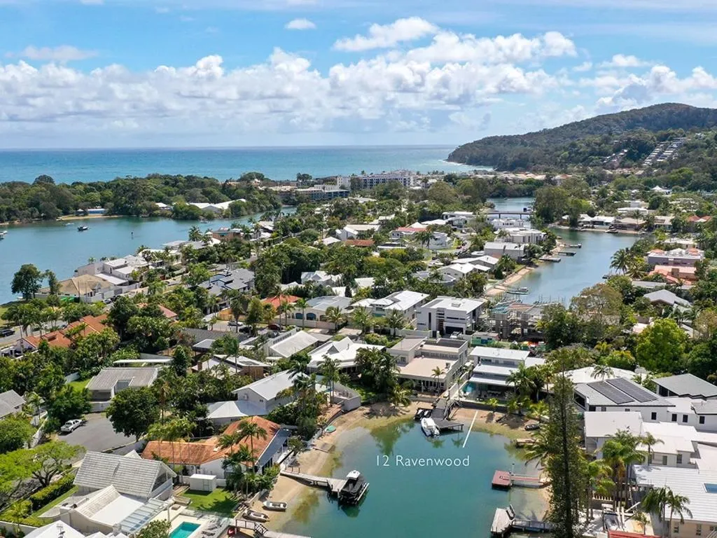 Go with the flow, Noosa Sound