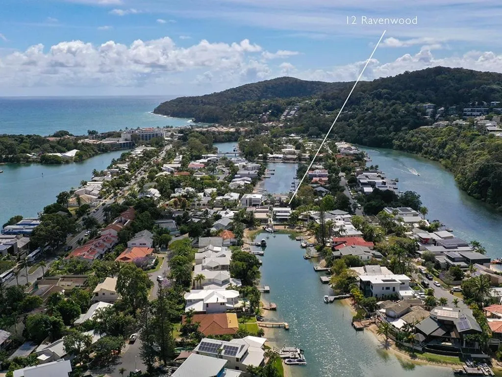 Go with the flow, Noosa Sound