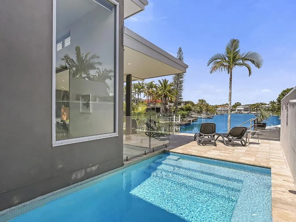 Go with the flow, Noosa Sound