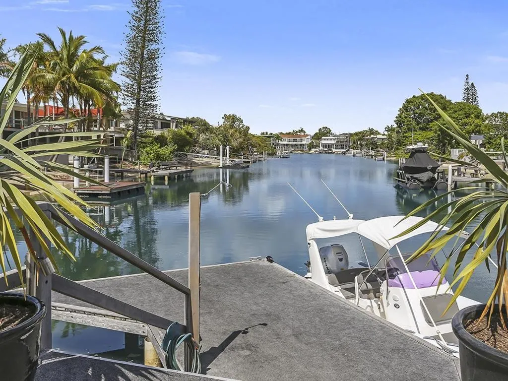 Go with the flow, Noosa Sound