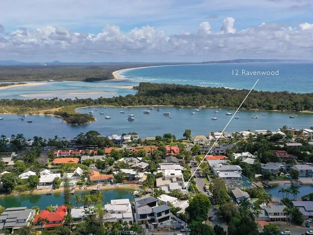Go with the flow, Noosa Sound