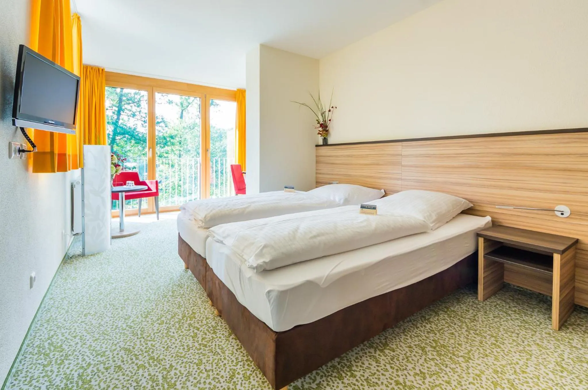 Photo of the whole room, Bed in Ammerseehäuser