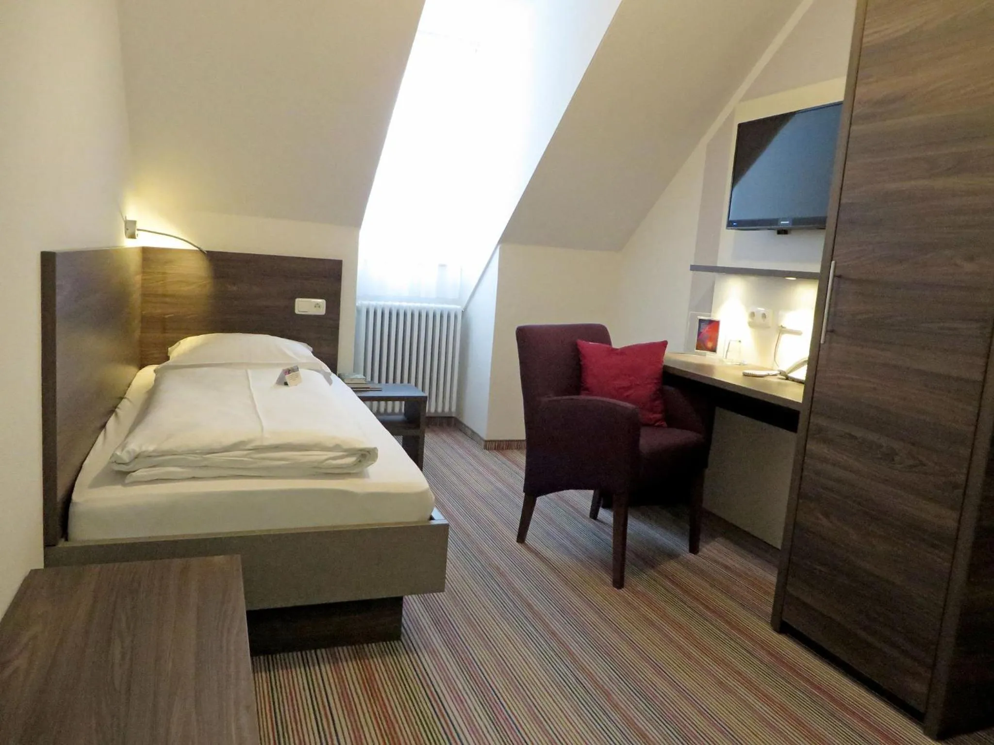 Photo of the whole room, Bed in Ammerseehäuser