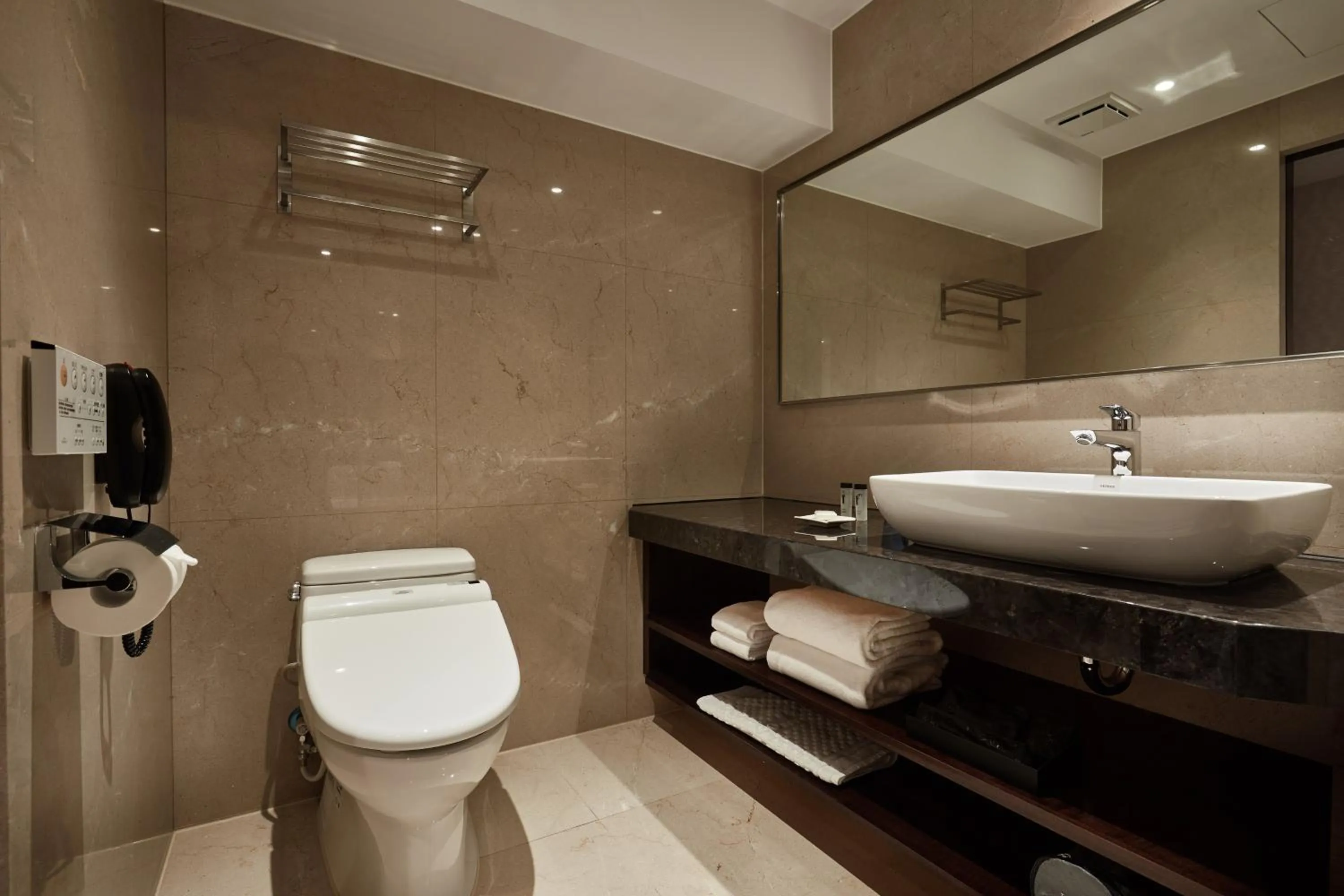 Toilet in Tango Inn Taipei ZhongShan