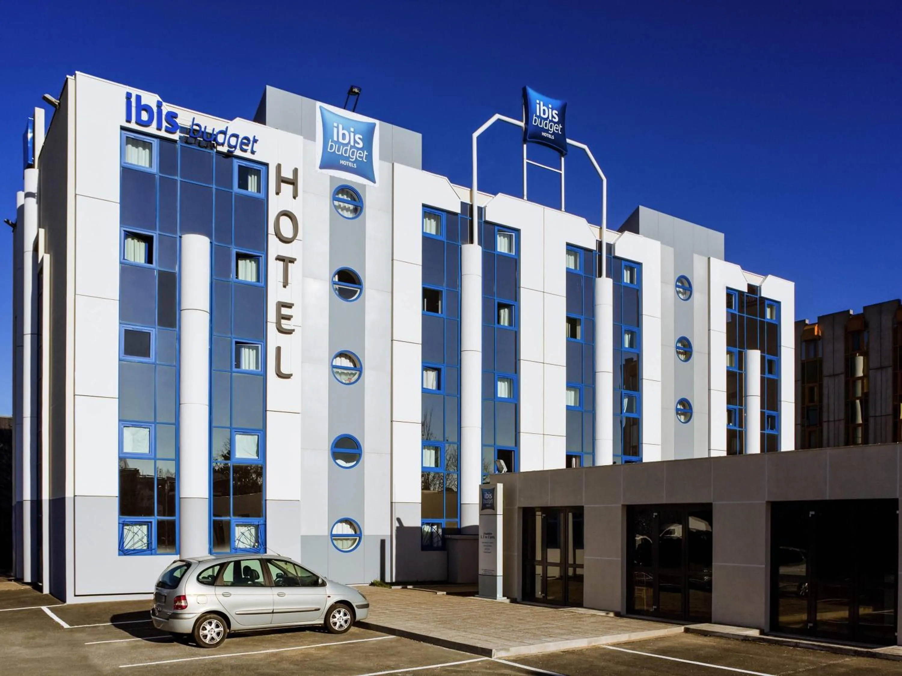 Property building in ibis budget Grigny Centre
