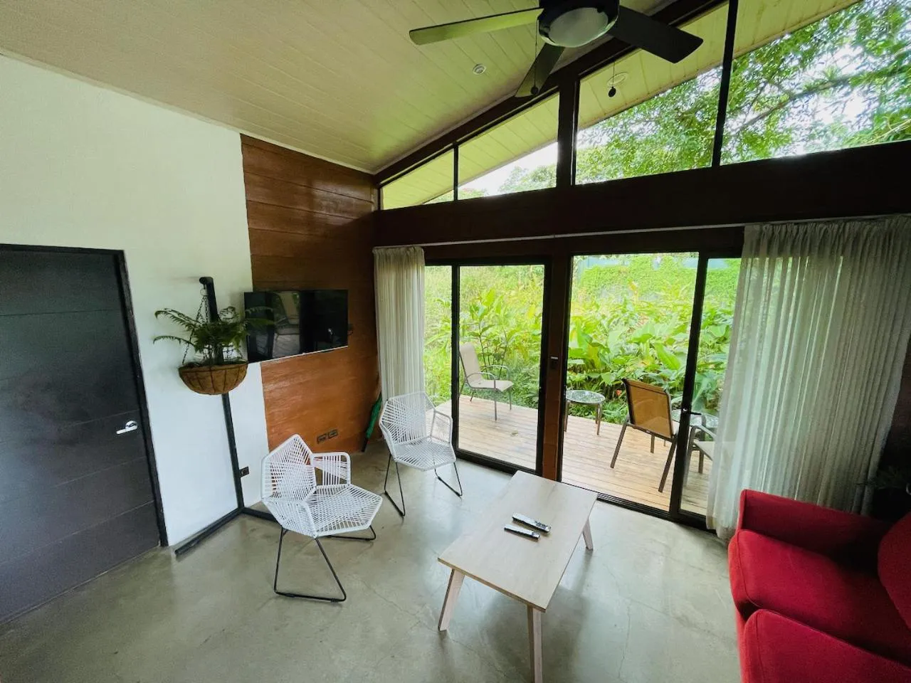 Living room in Sangregado Lodge