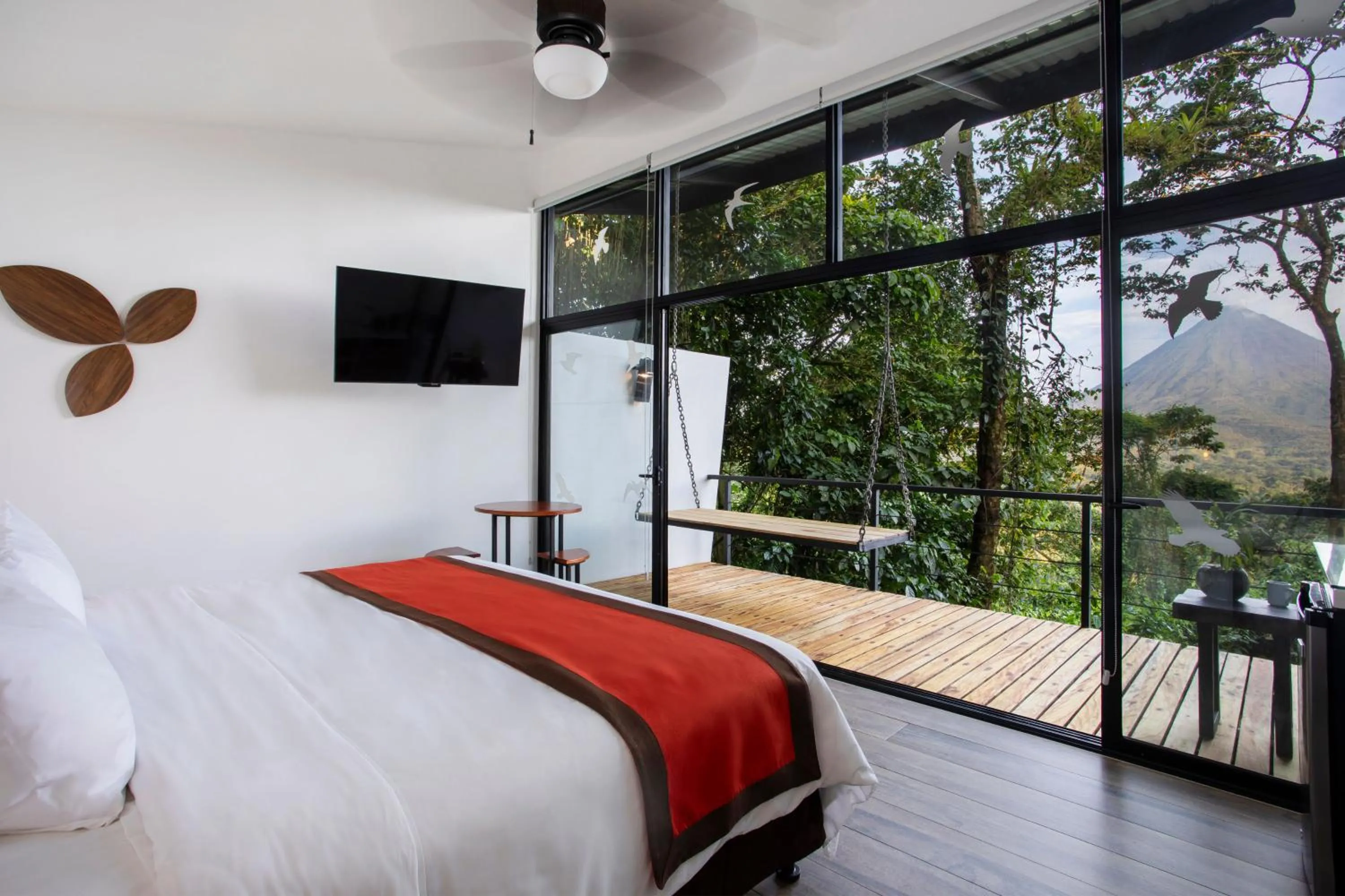 Photo of the whole room, Bed in Sangregado Lodge