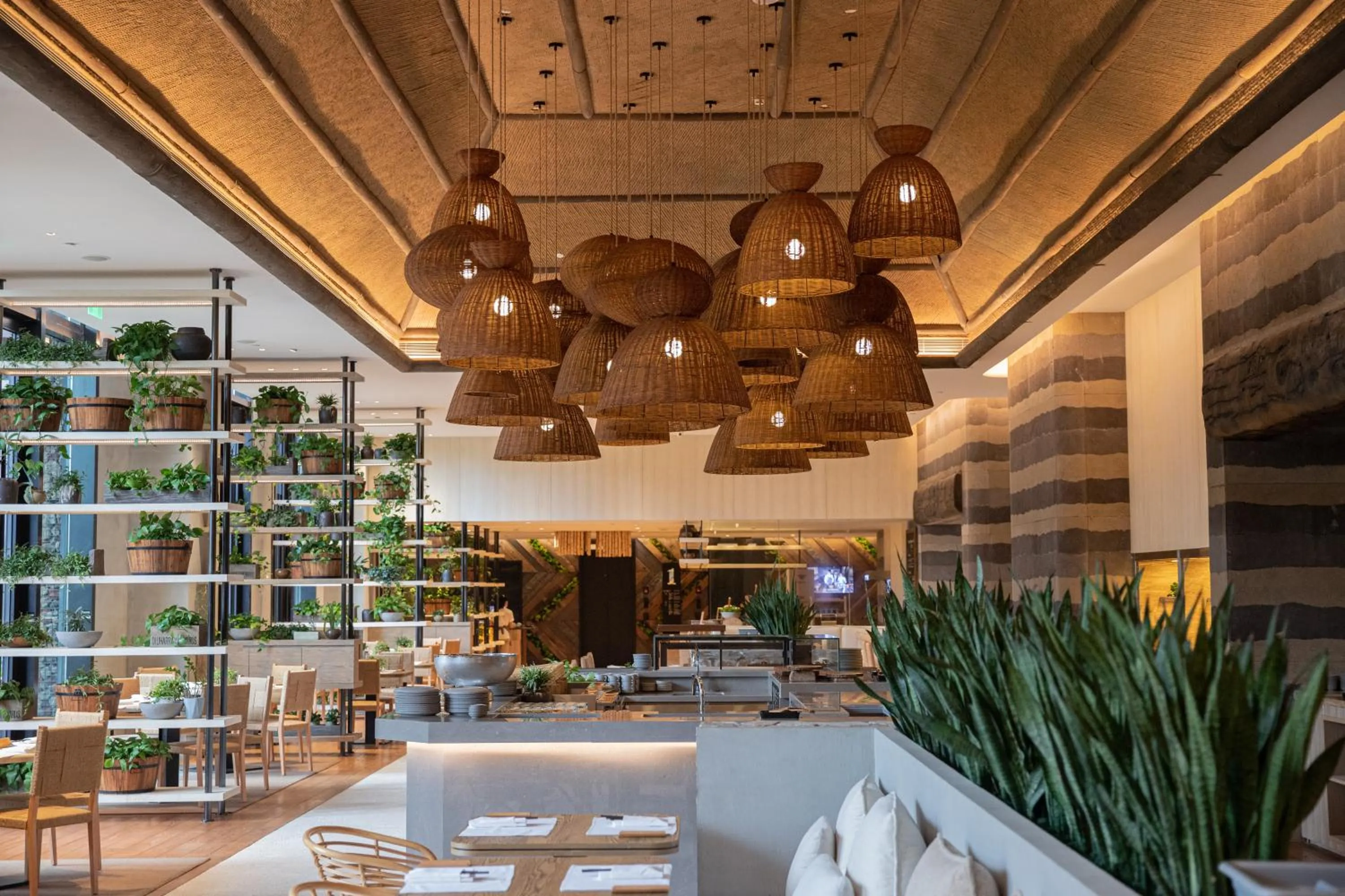 Restaurant/places to eat in Sunshine Yi Hotel Haitang Bay, Sanya, previously a 1 Hotel