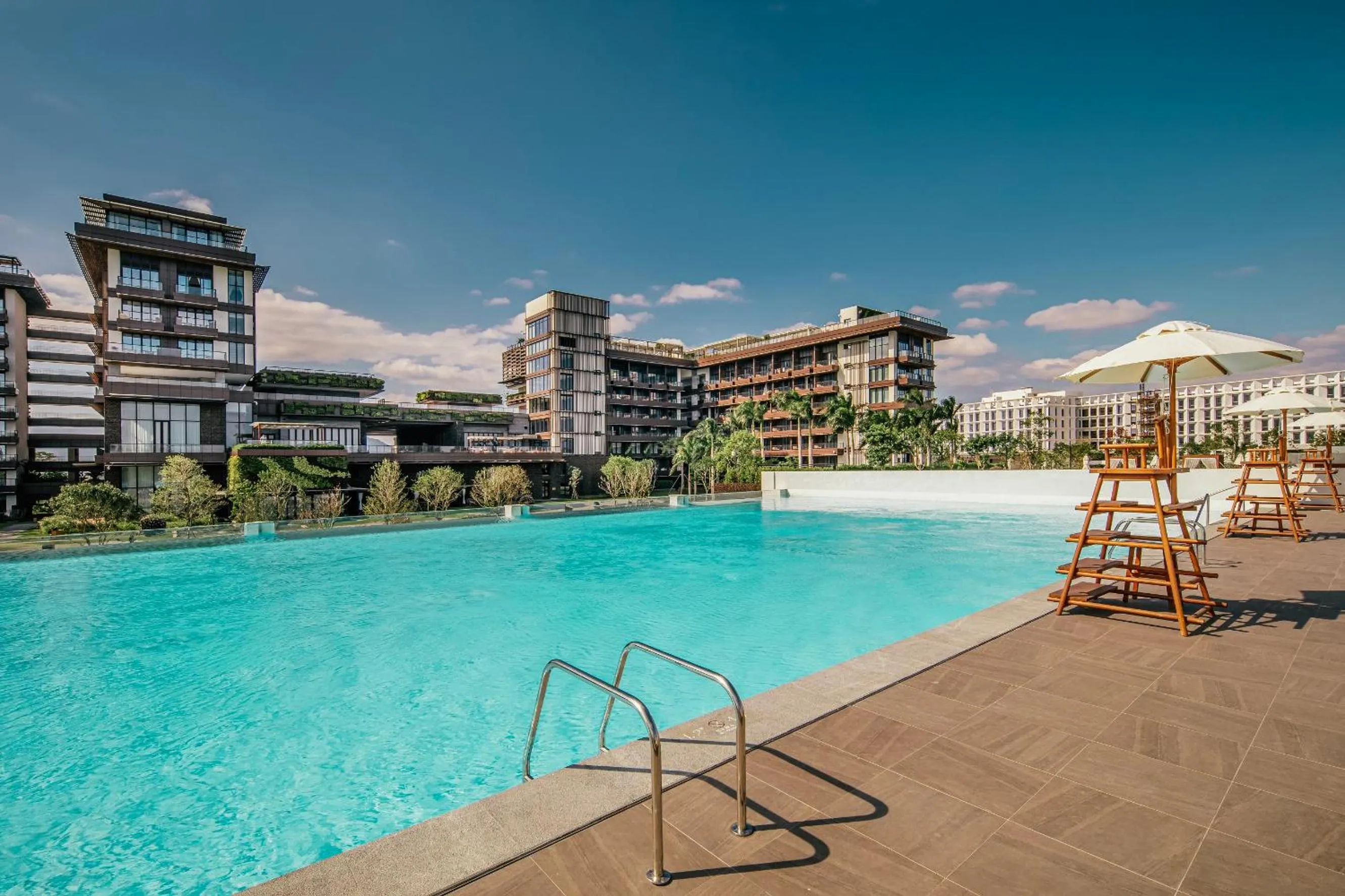Swimming pool in Sunshine Yi Hotel Haitang Bay, Sanya, previously a 1 Hotel