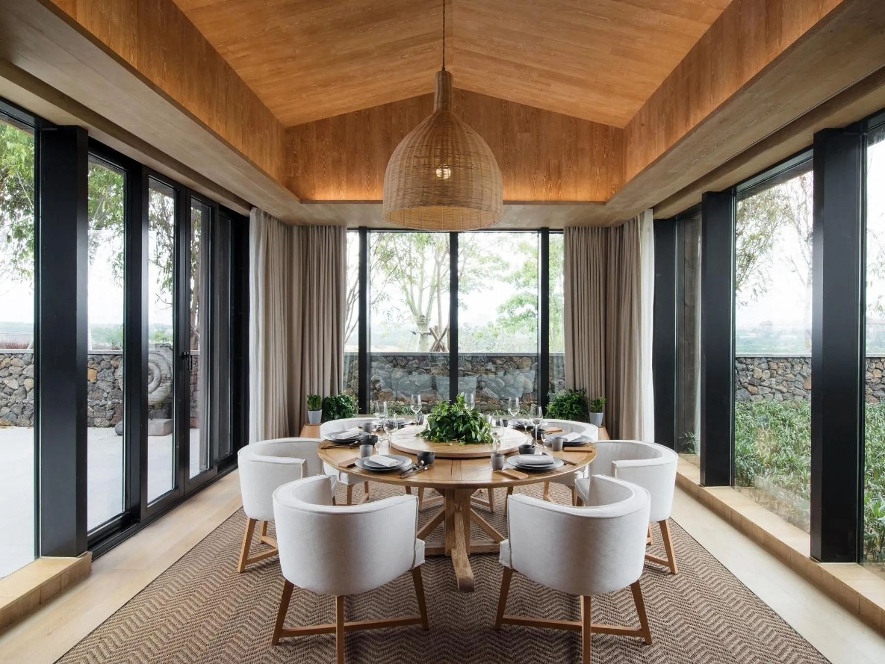 Dining area in Sunshine Yi Hotel Haitang Bay, Sanya, previously a 1 Hotel