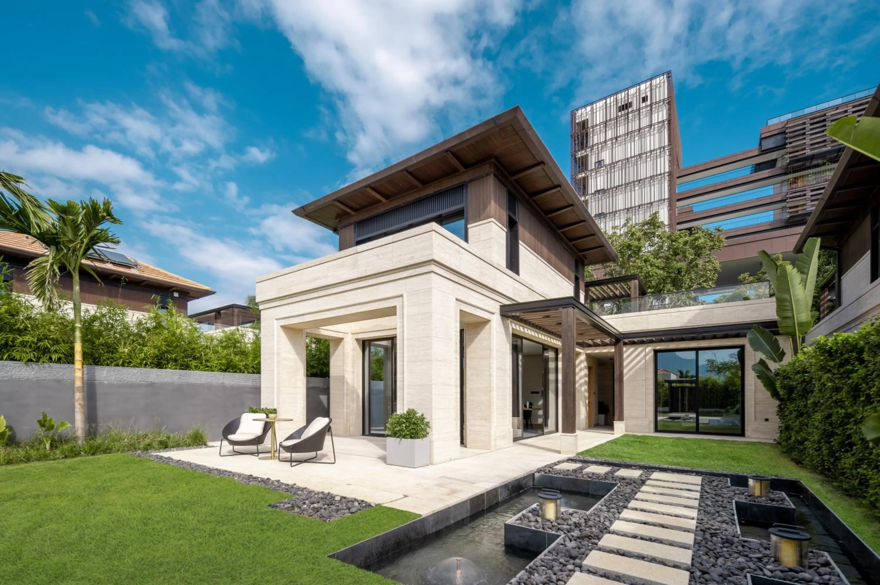 Property building in Sunshine Yi Hotel Haitang Bay, Sanya, previously a 1 Hotel