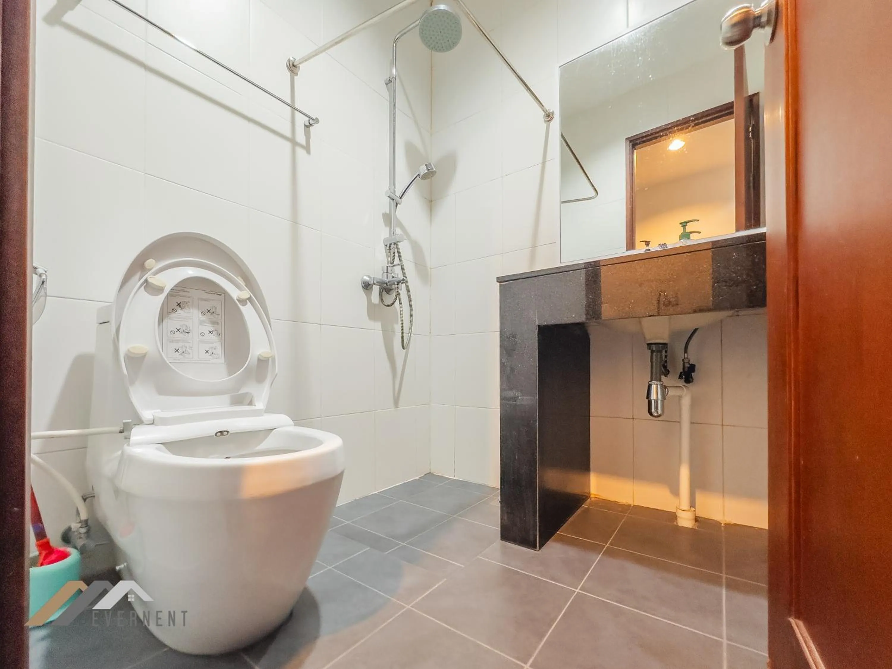 Bathroom in Bay Resort by Evernent