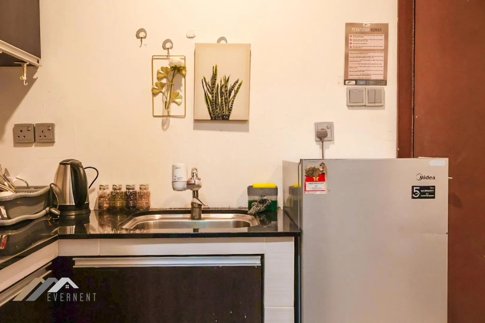 Kitchen or kitchenette in Bay Resort by Evernent