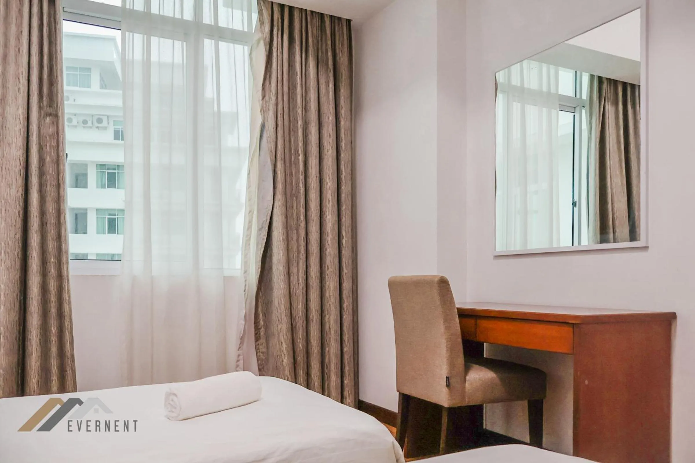 Bedroom, Bed in Bay Resort by Evernent