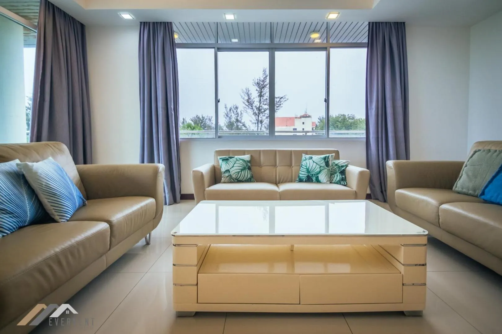 Living room in Bay Resort by Evernent