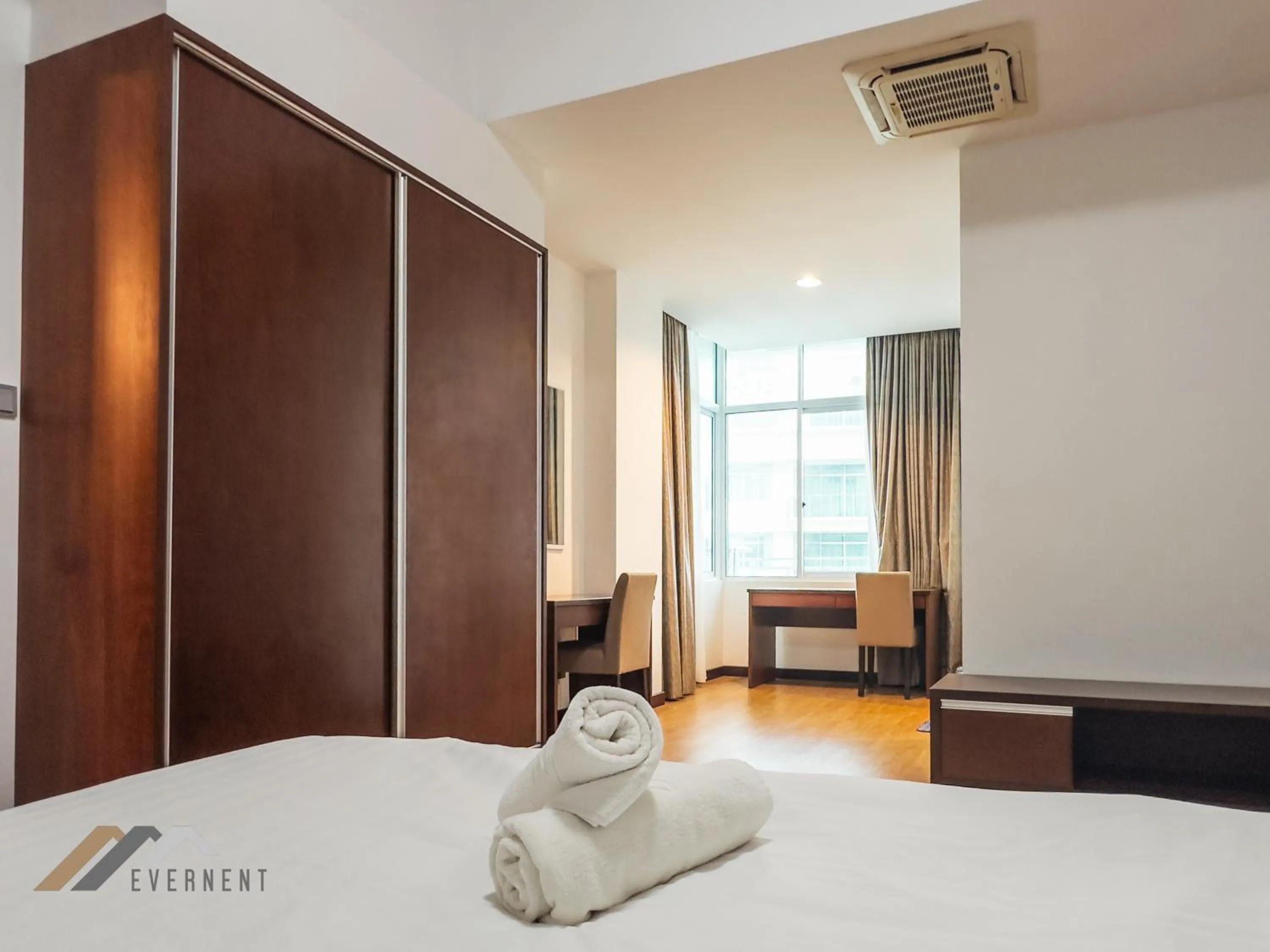 Photo of the whole room, Bed in Bay Resort by Evernent