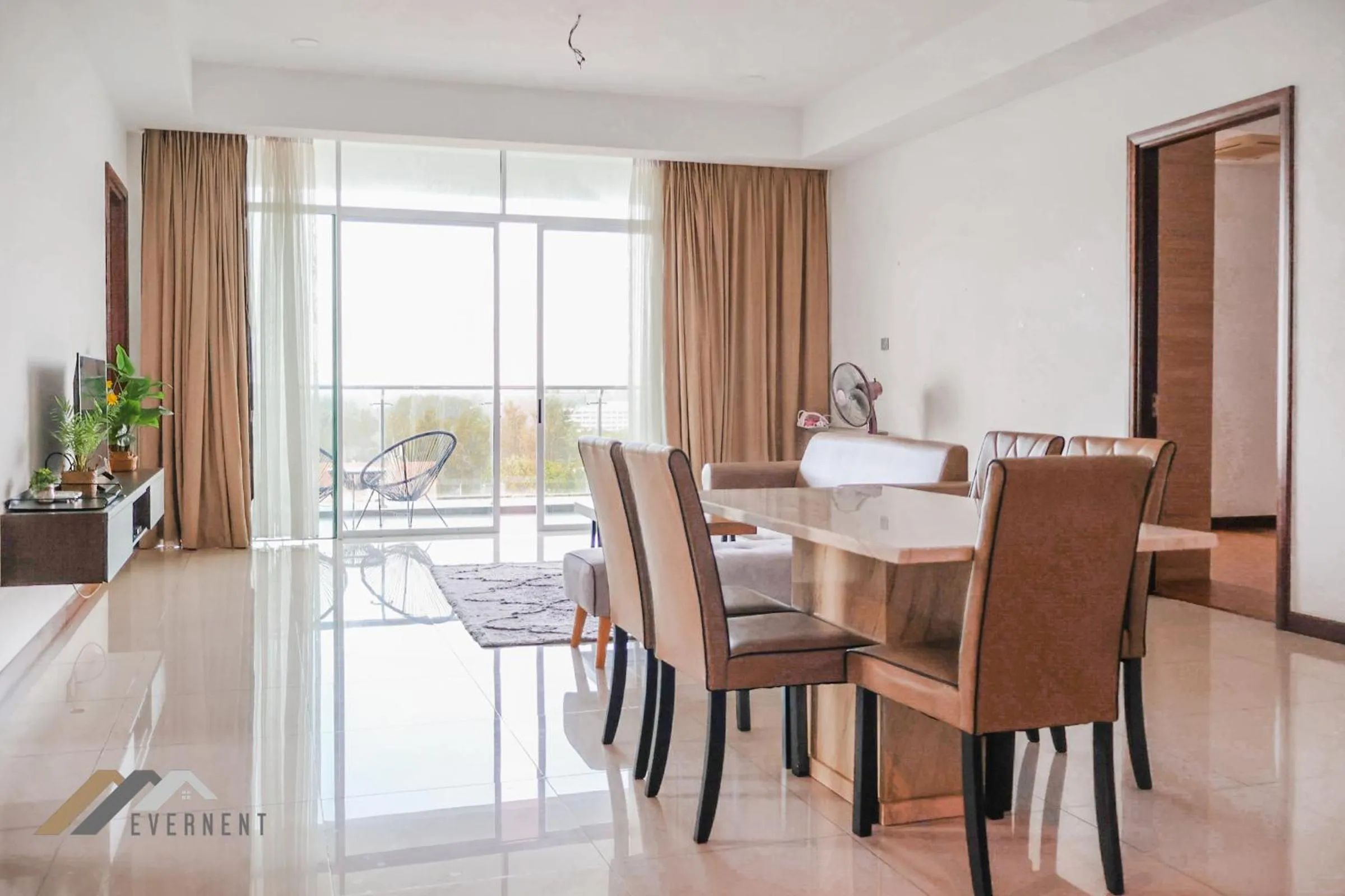 Living room in Bay Resort by Evernent