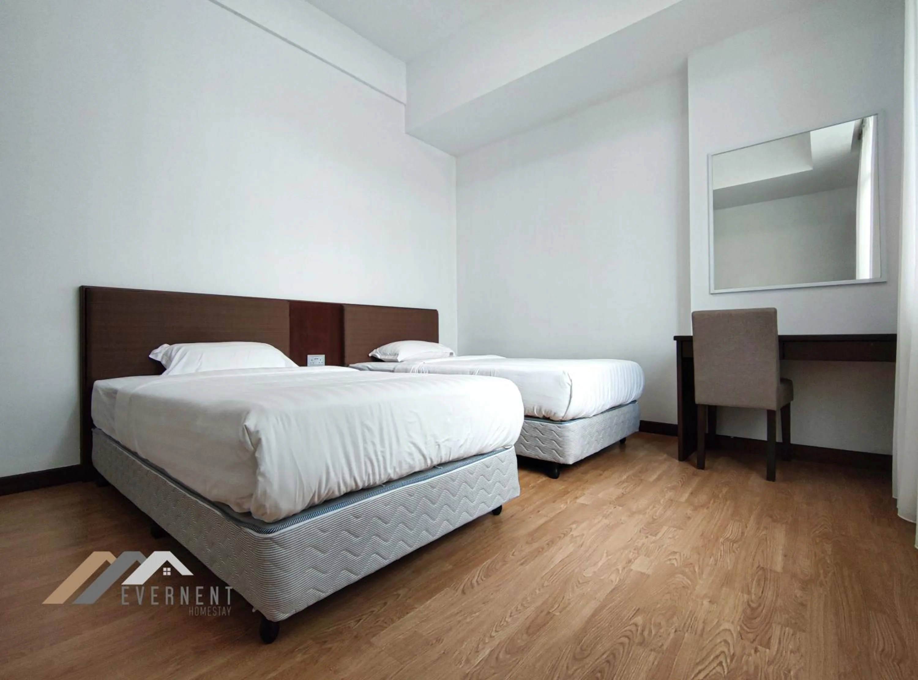 Bedroom, Bed in Bay Resort by Evernent