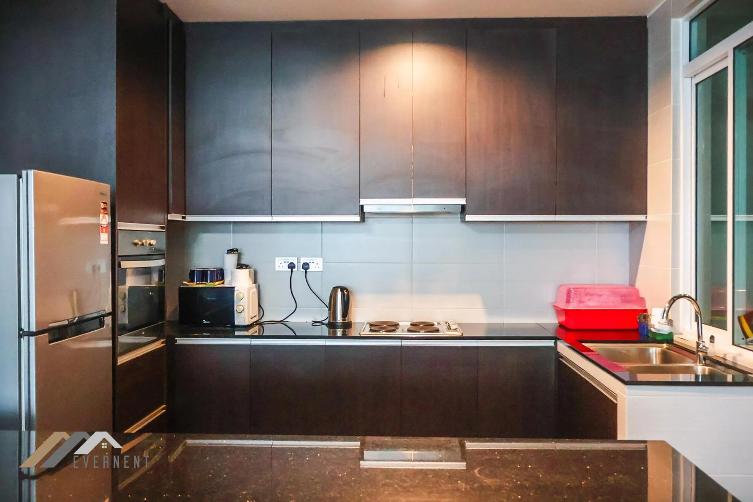 Kitchen or kitchenette in Bay Resort by Evernent