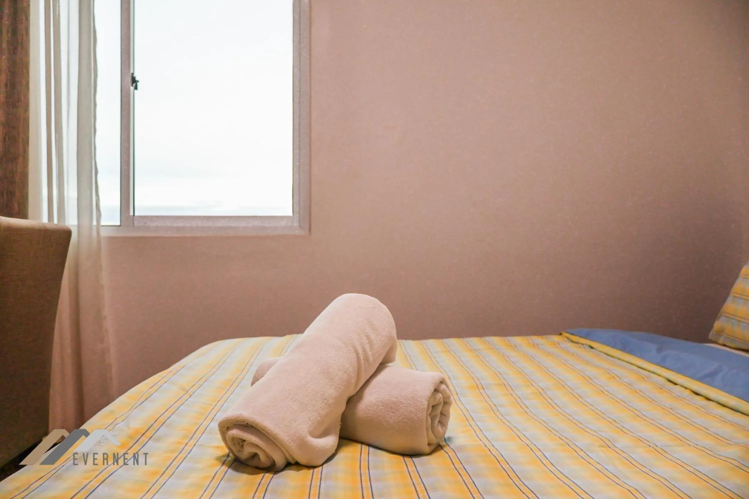 Bed in Bay Resort by Evernent