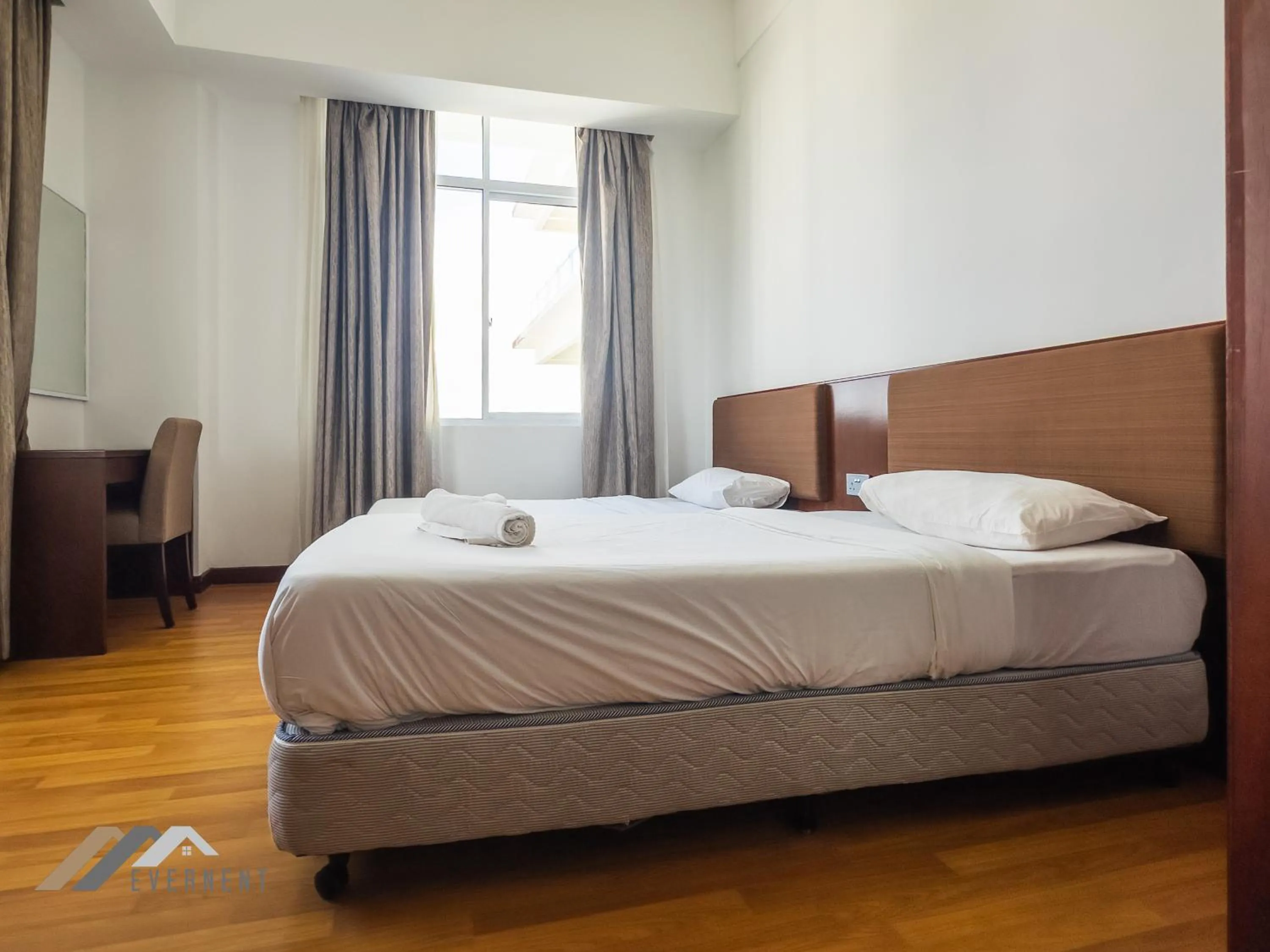 Bedroom, Bed in Bay Resort by Evernent