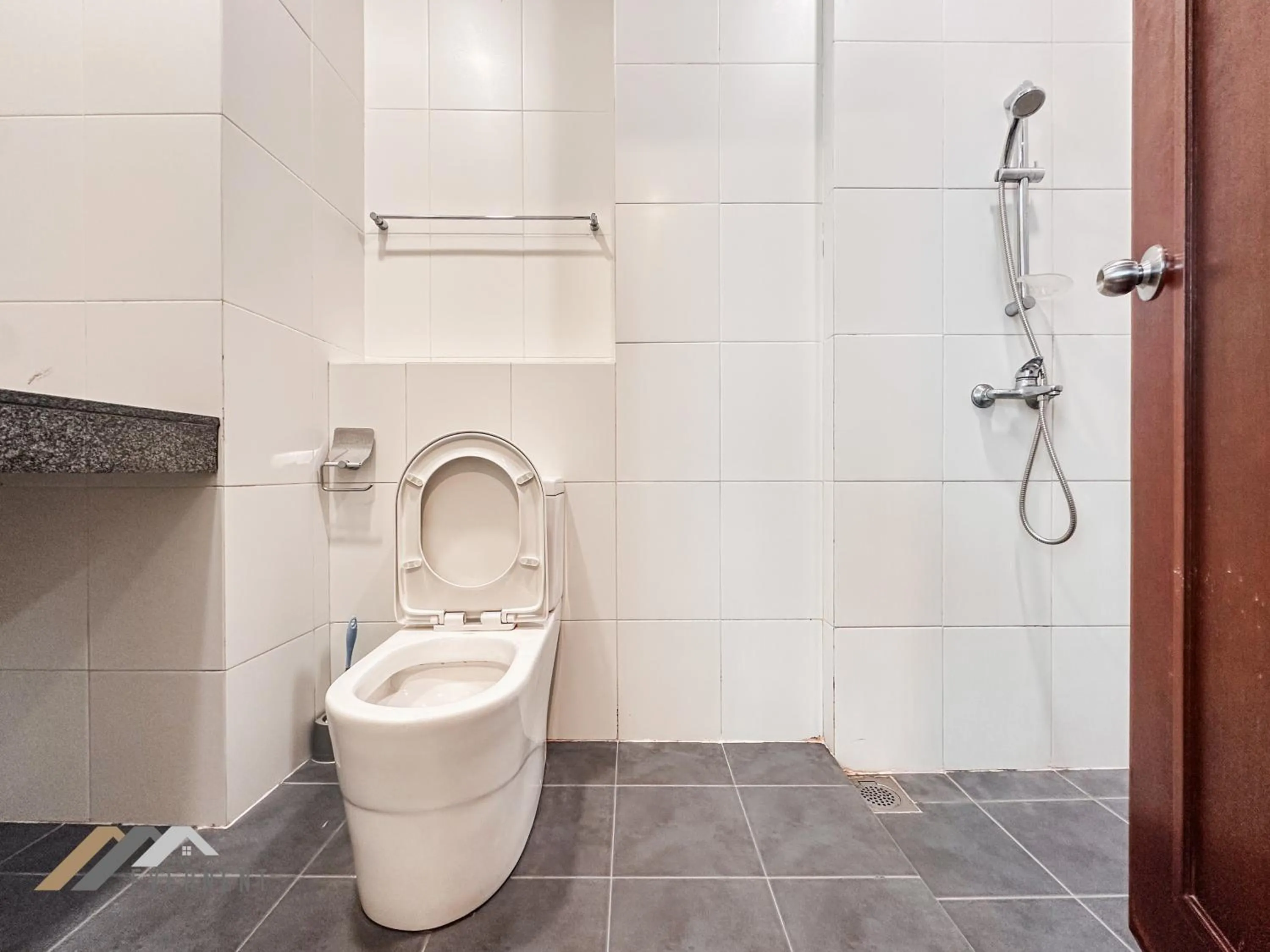 Bathroom in Bay Resort by Evernent