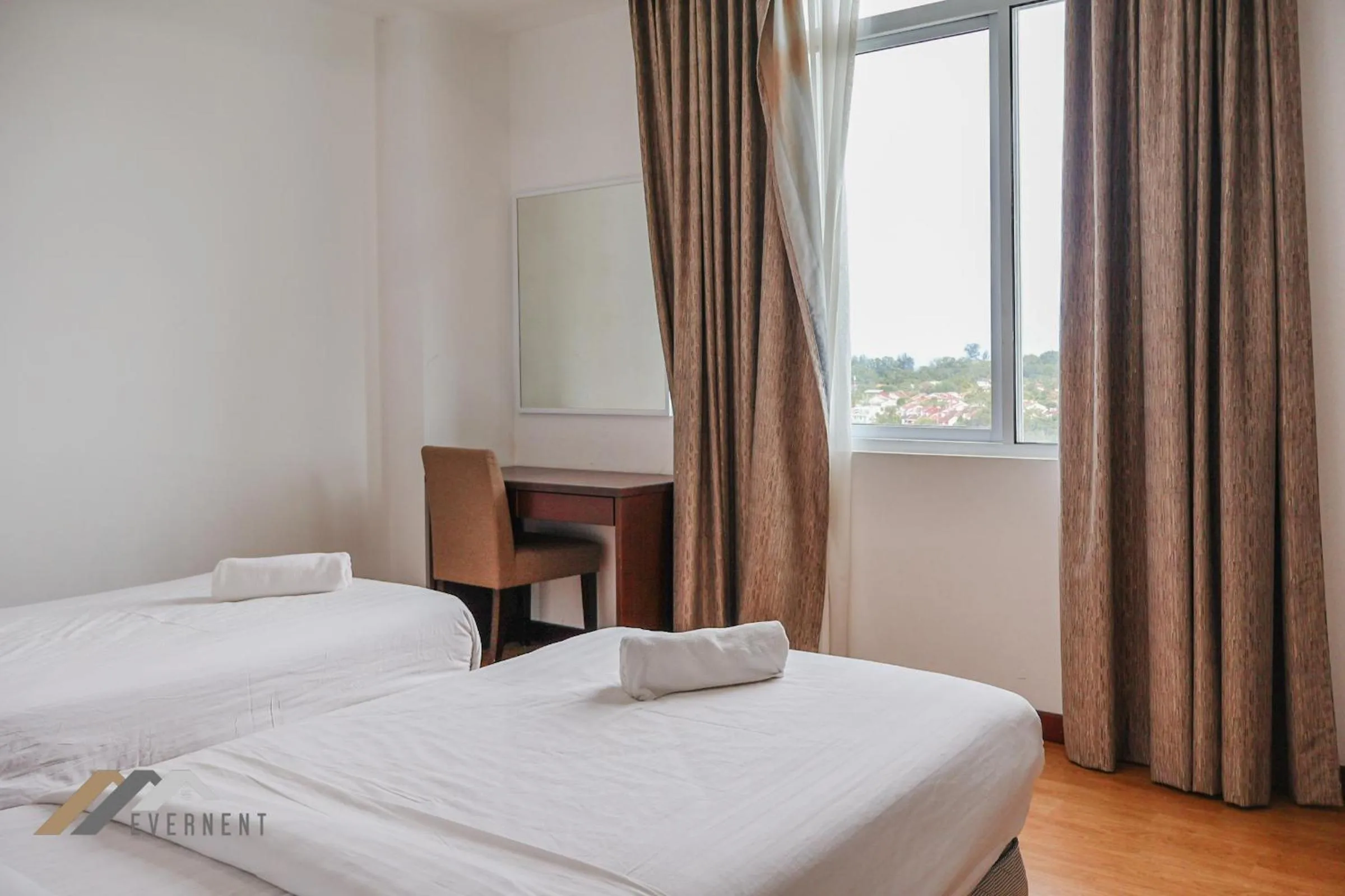 Bedroom, Bed in Bay Resort by Evernent