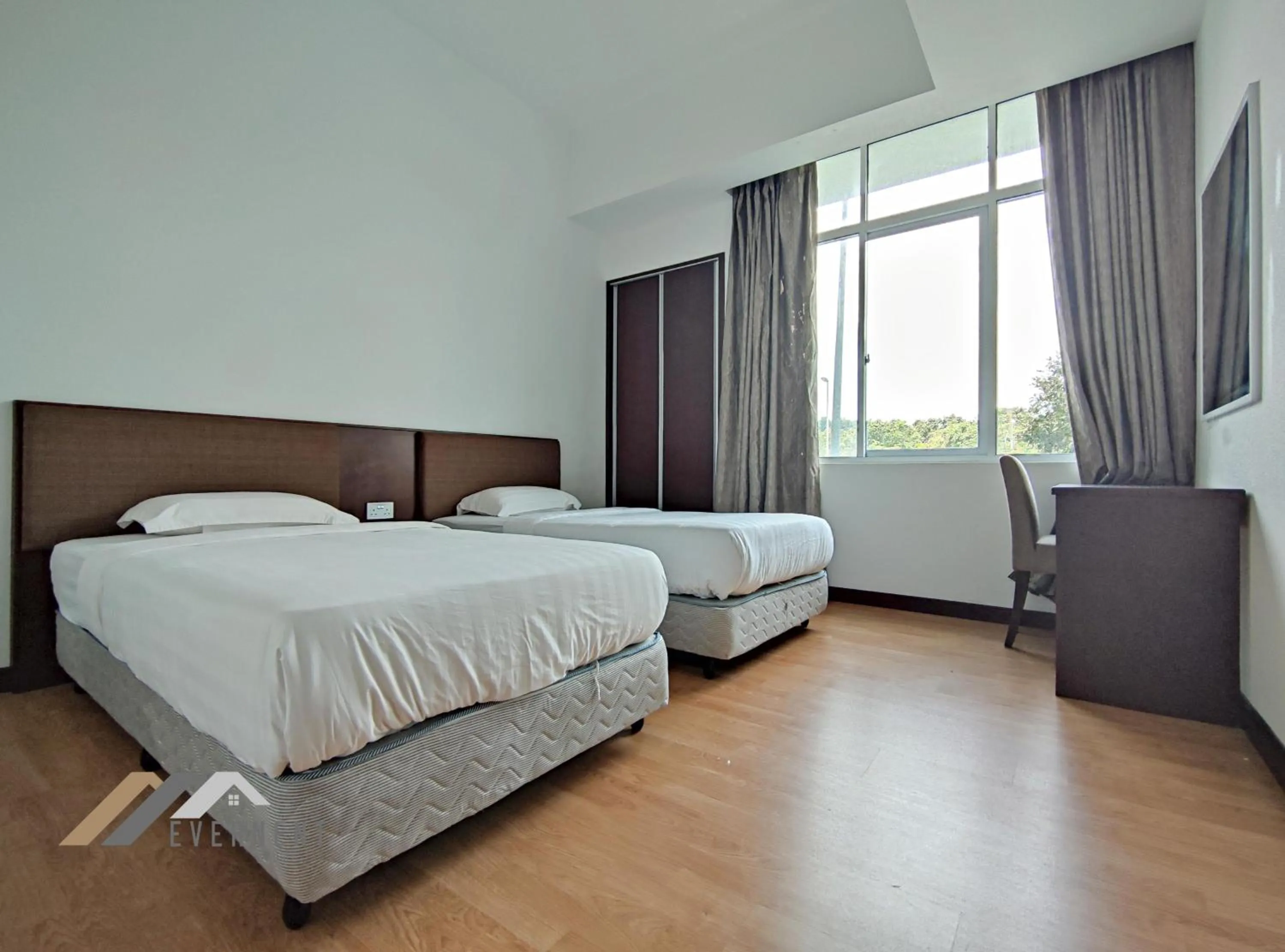 Bedroom, Bed in Bay Resort by Evernent