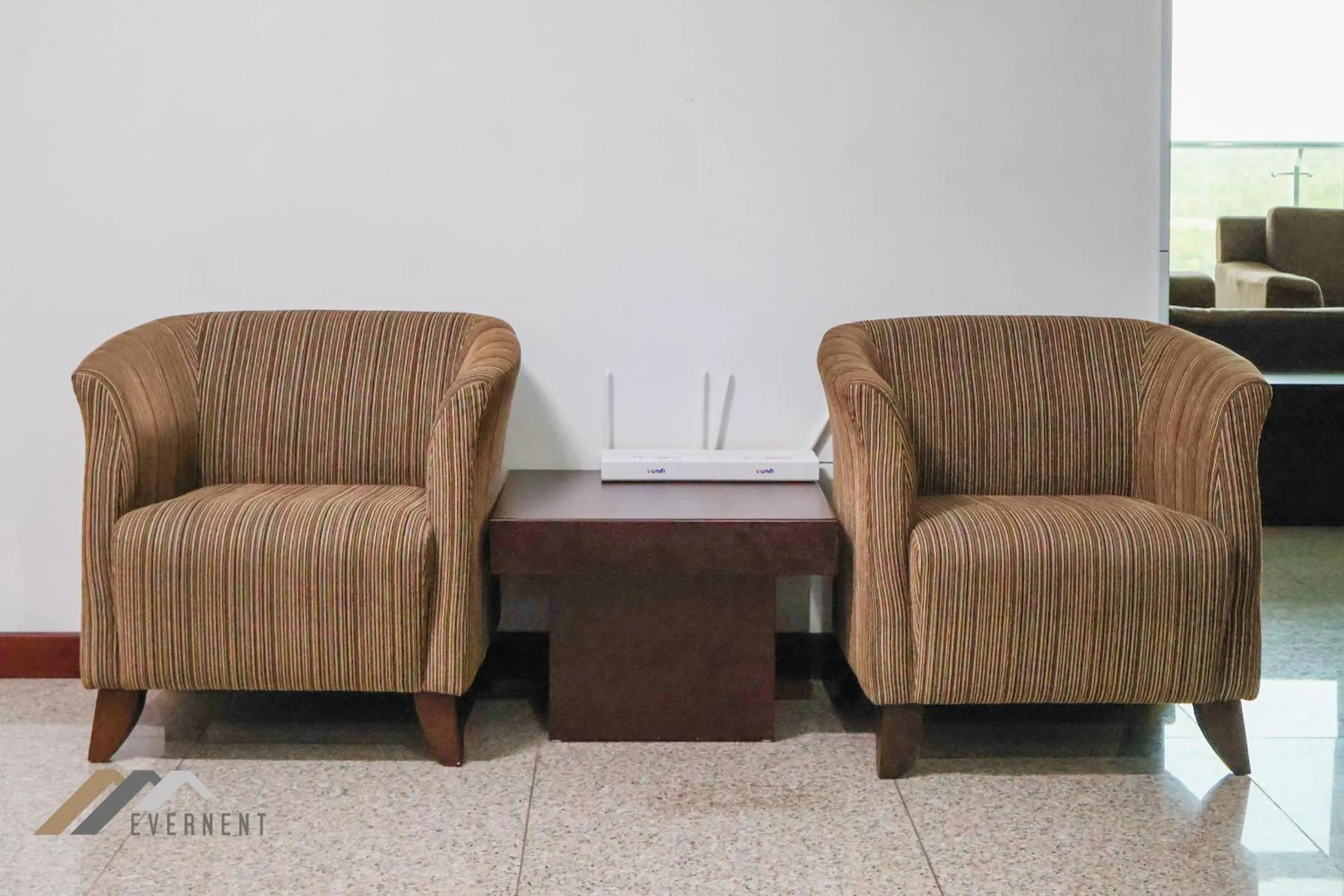 Seating area in Bay Resort by Evernent