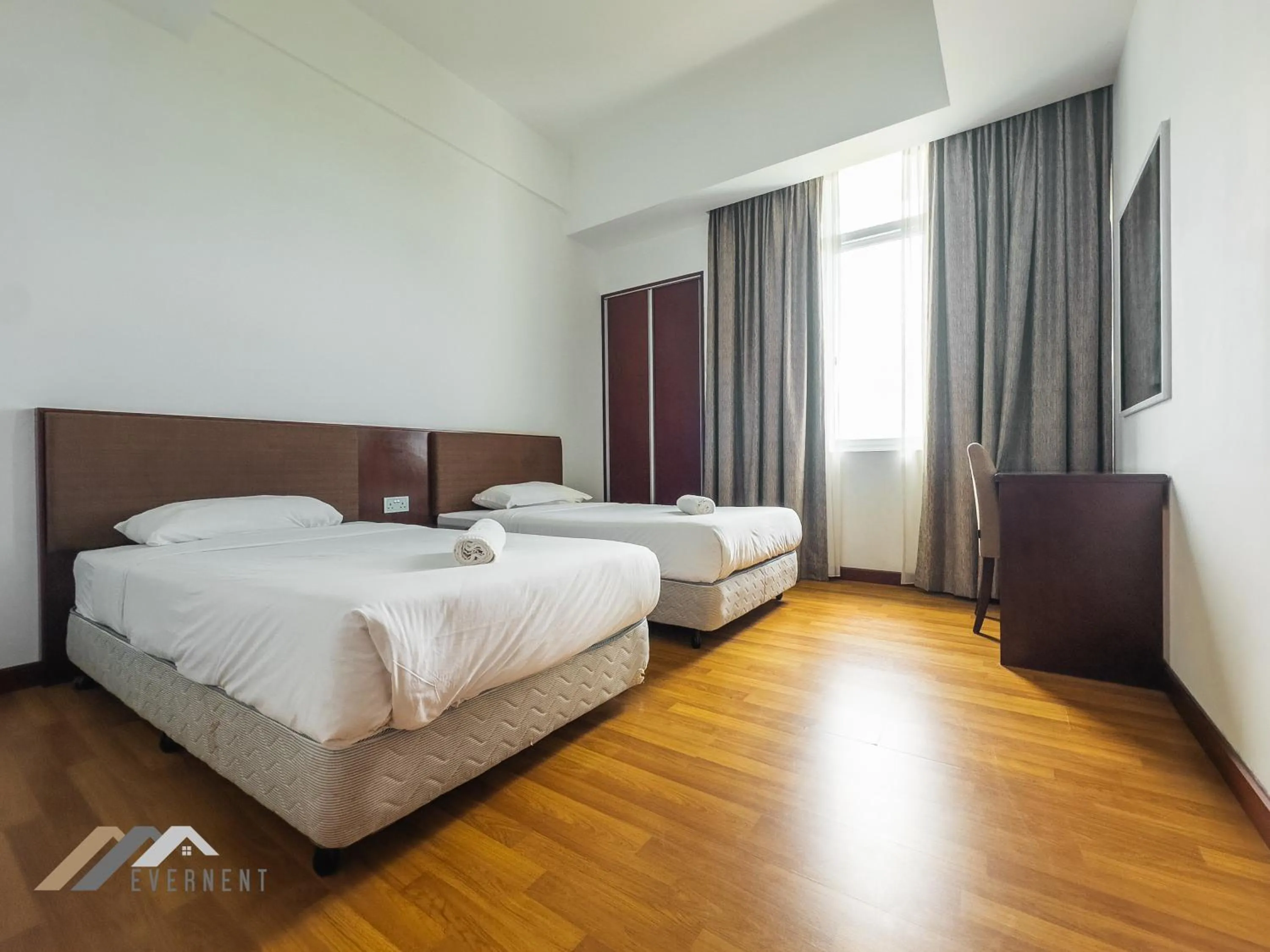 Bedroom, Bed in Bay Resort by Evernent