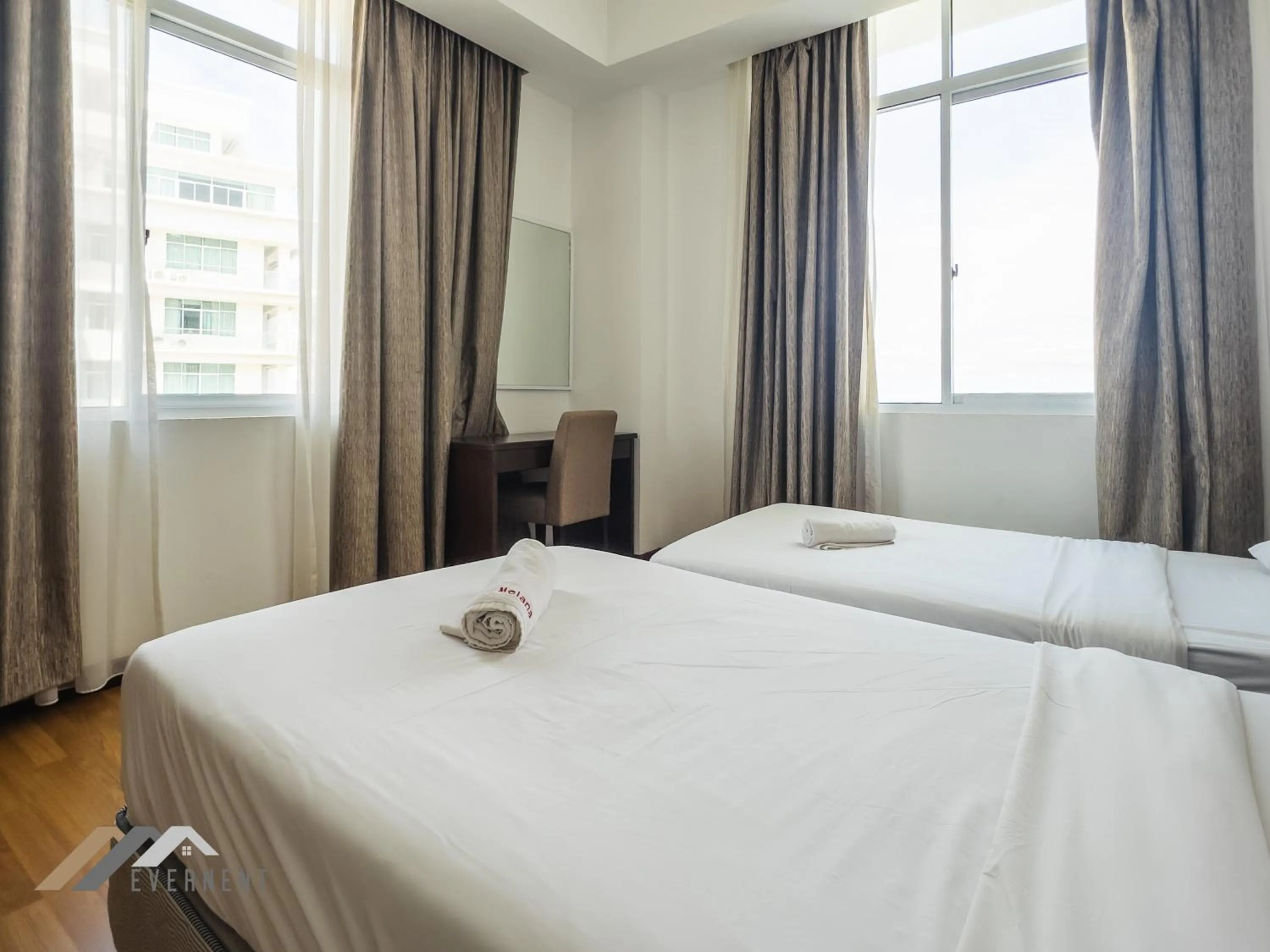 Bedroom, Bed in Bay Resort by Evernent