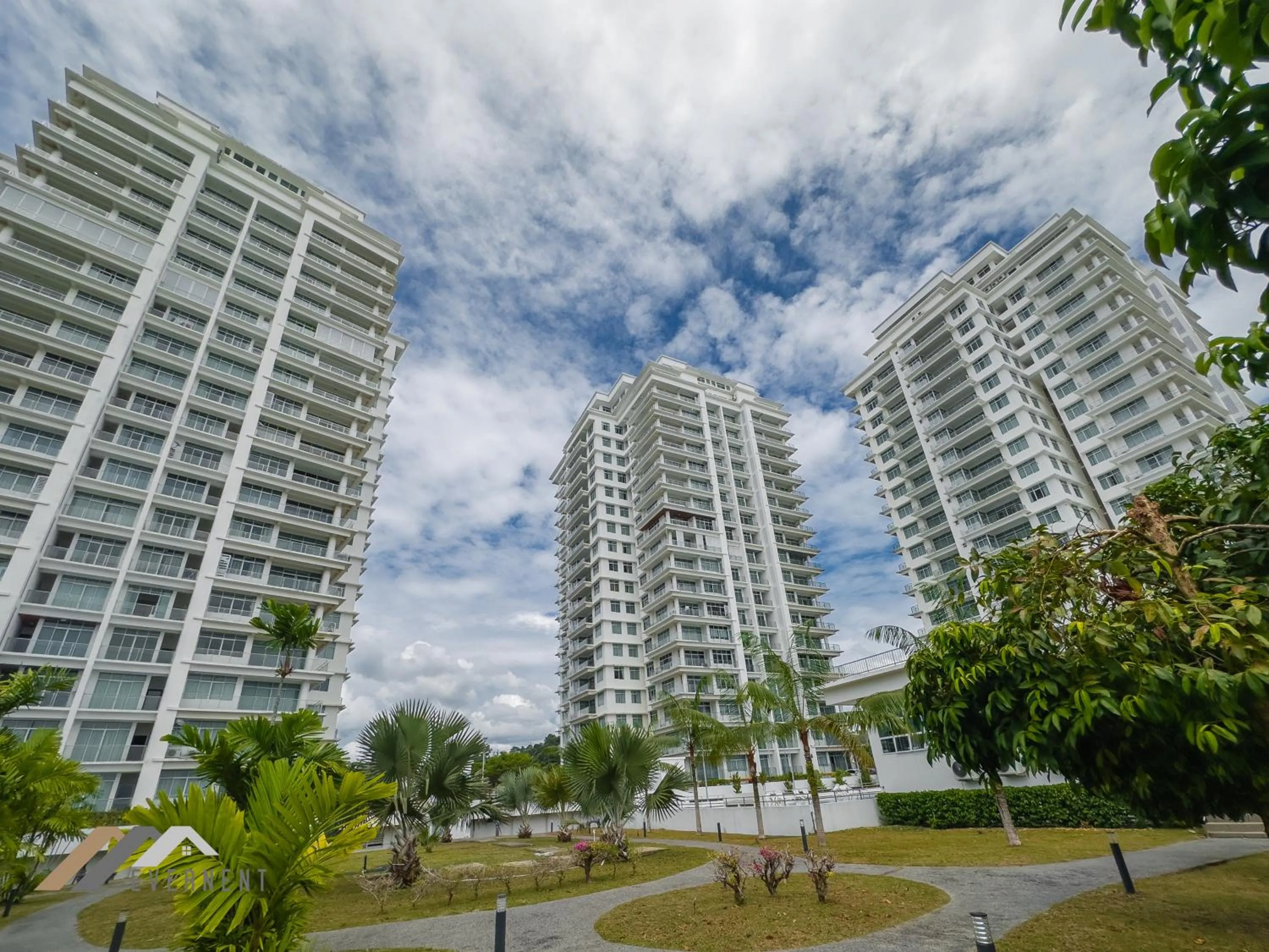 Property building in Bay Resort by Evernent