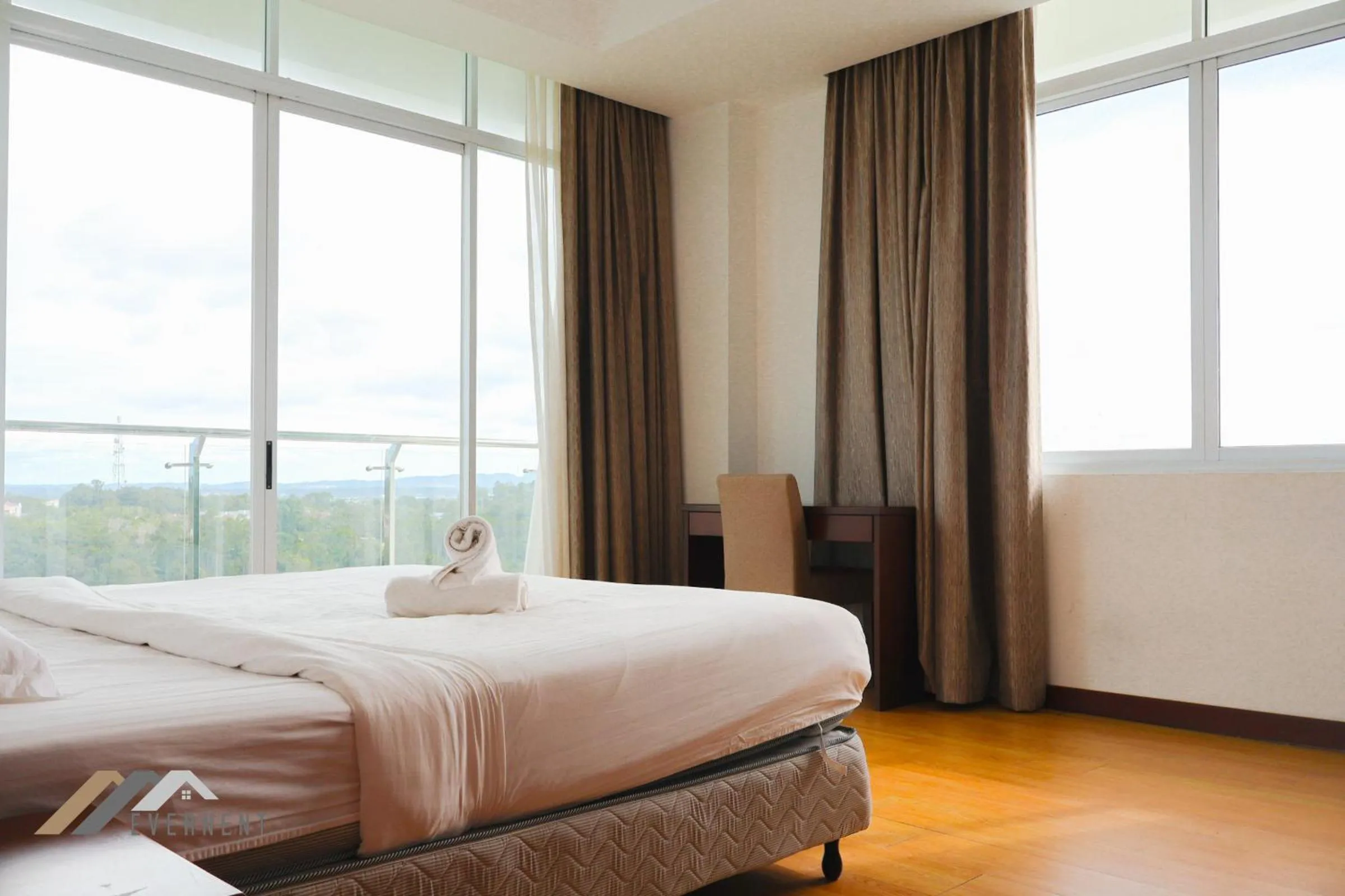 Bed in Bay Resort by Evernent