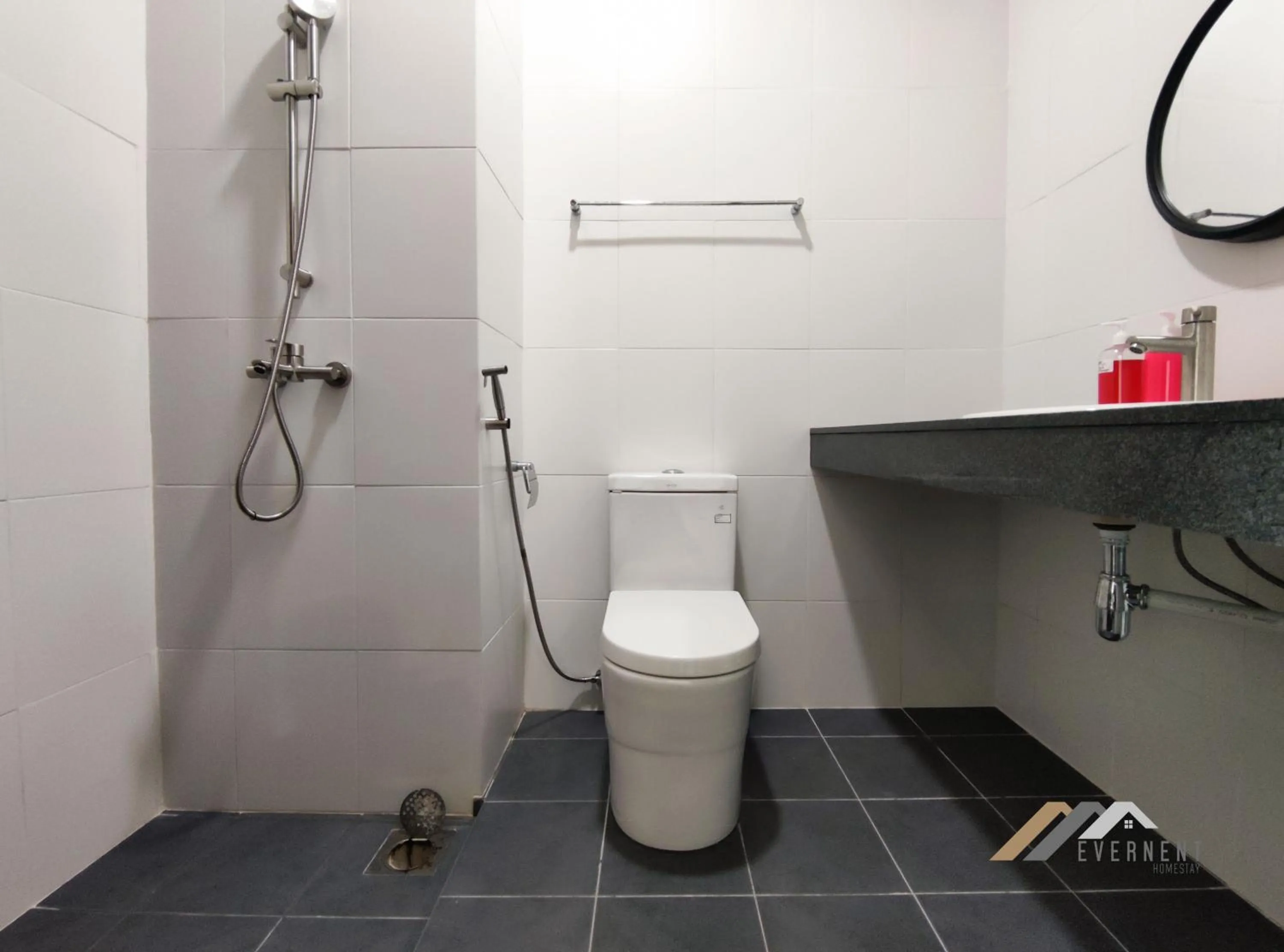 Bathroom in Bay Resort by Evernent