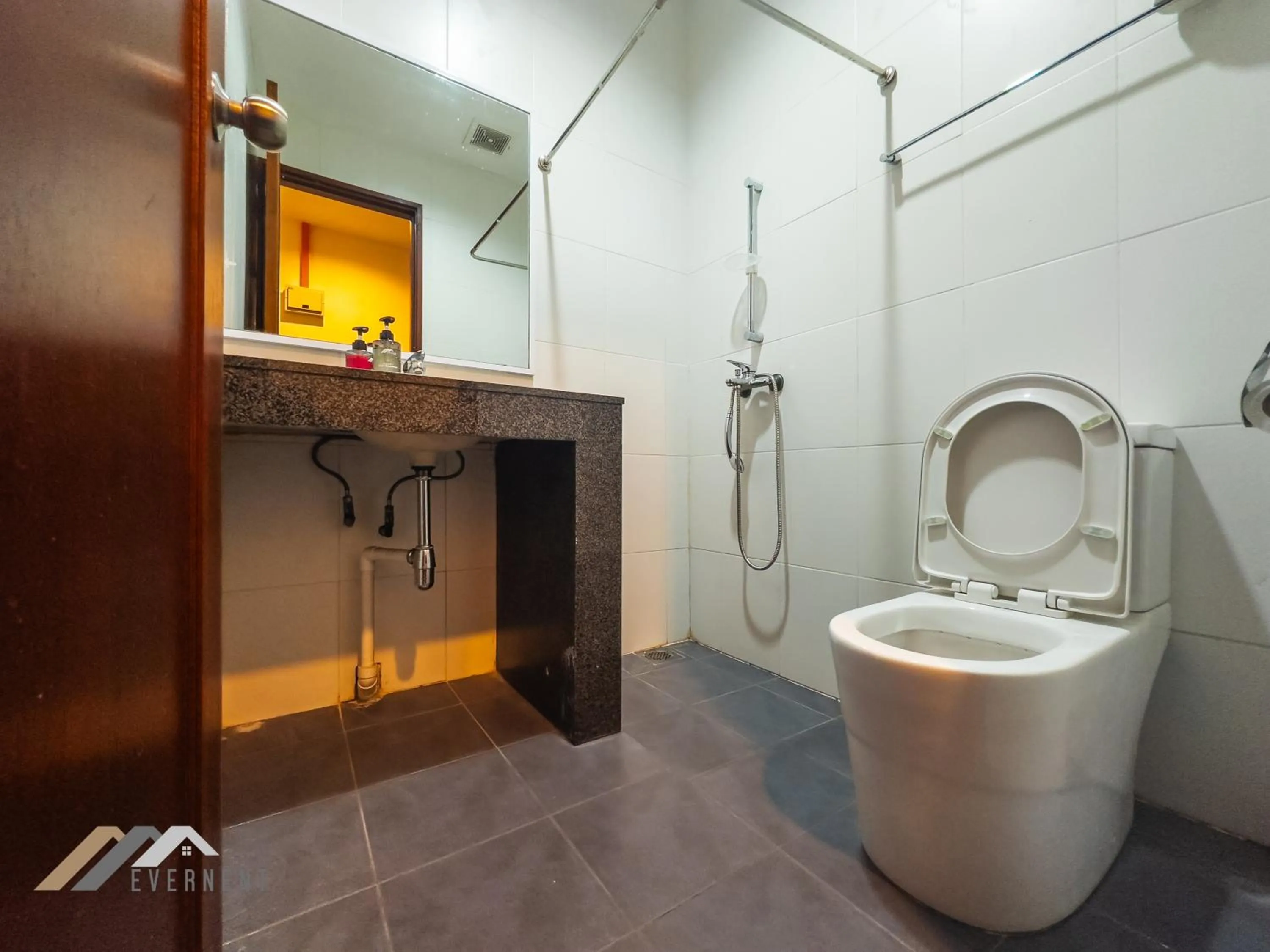 Bathroom in Bay Resort by Evernent