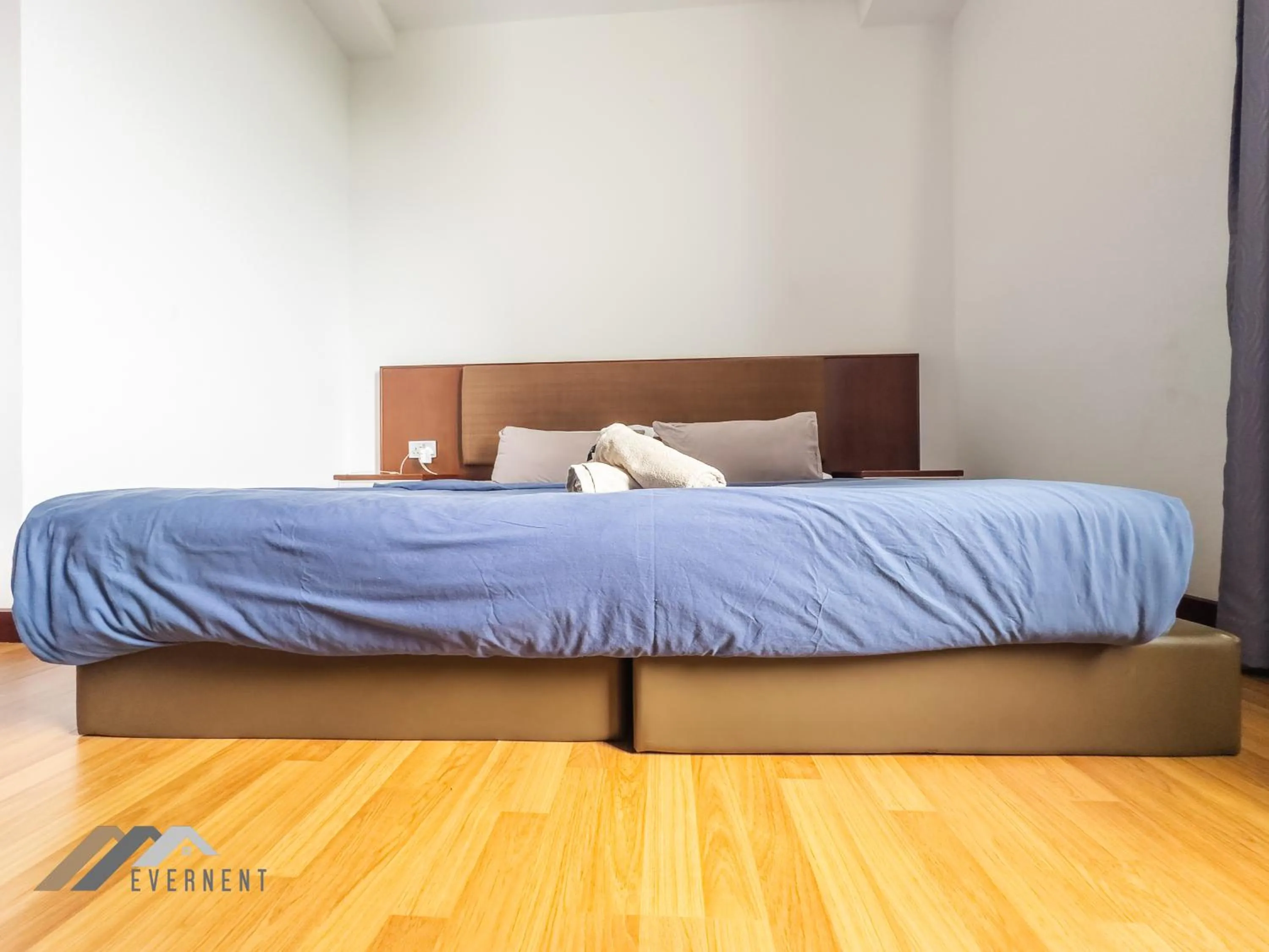 Bedroom, Bed in Bay Resort by Evernent