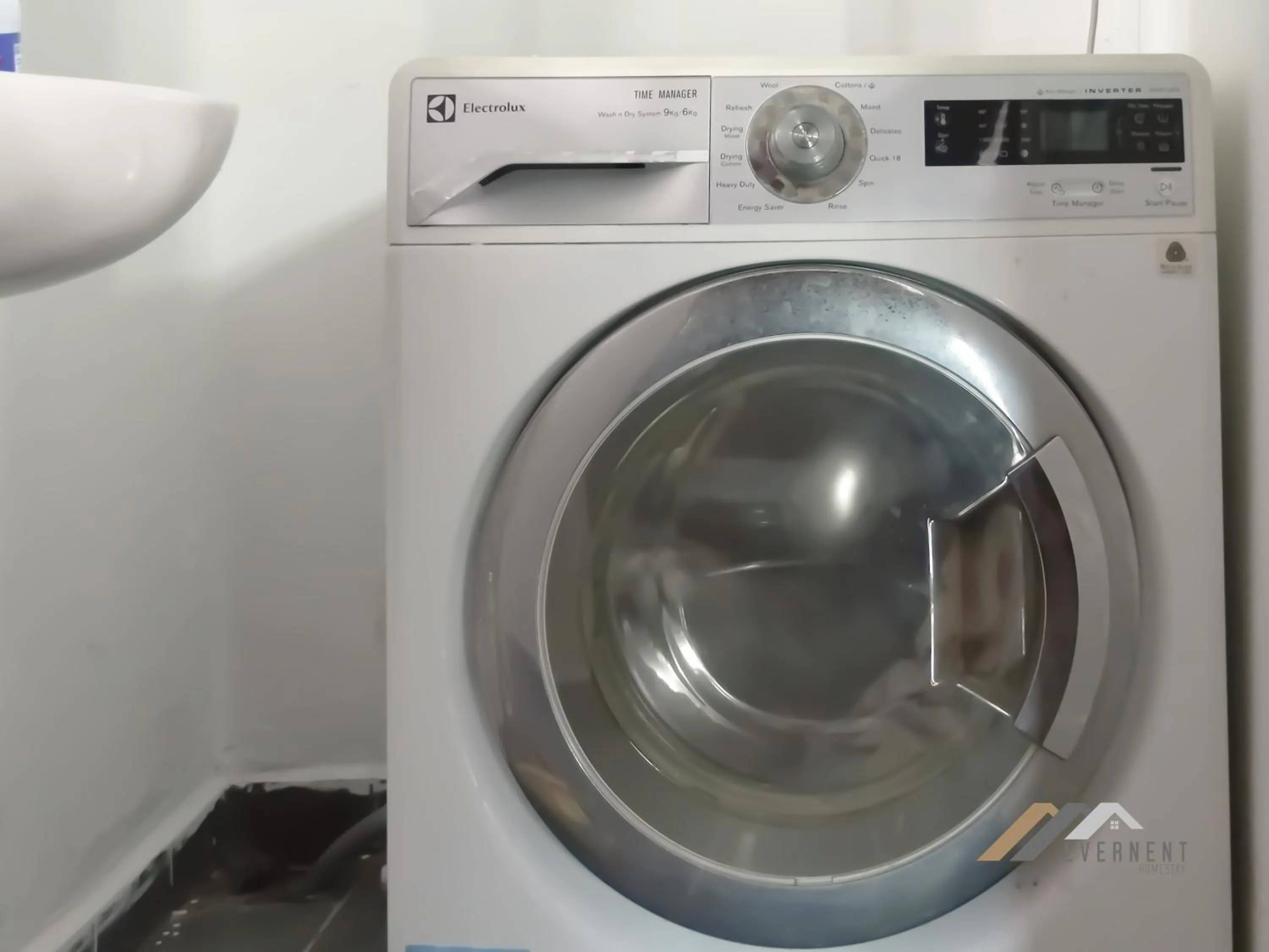 washing machine in Bay Resort by Evernent