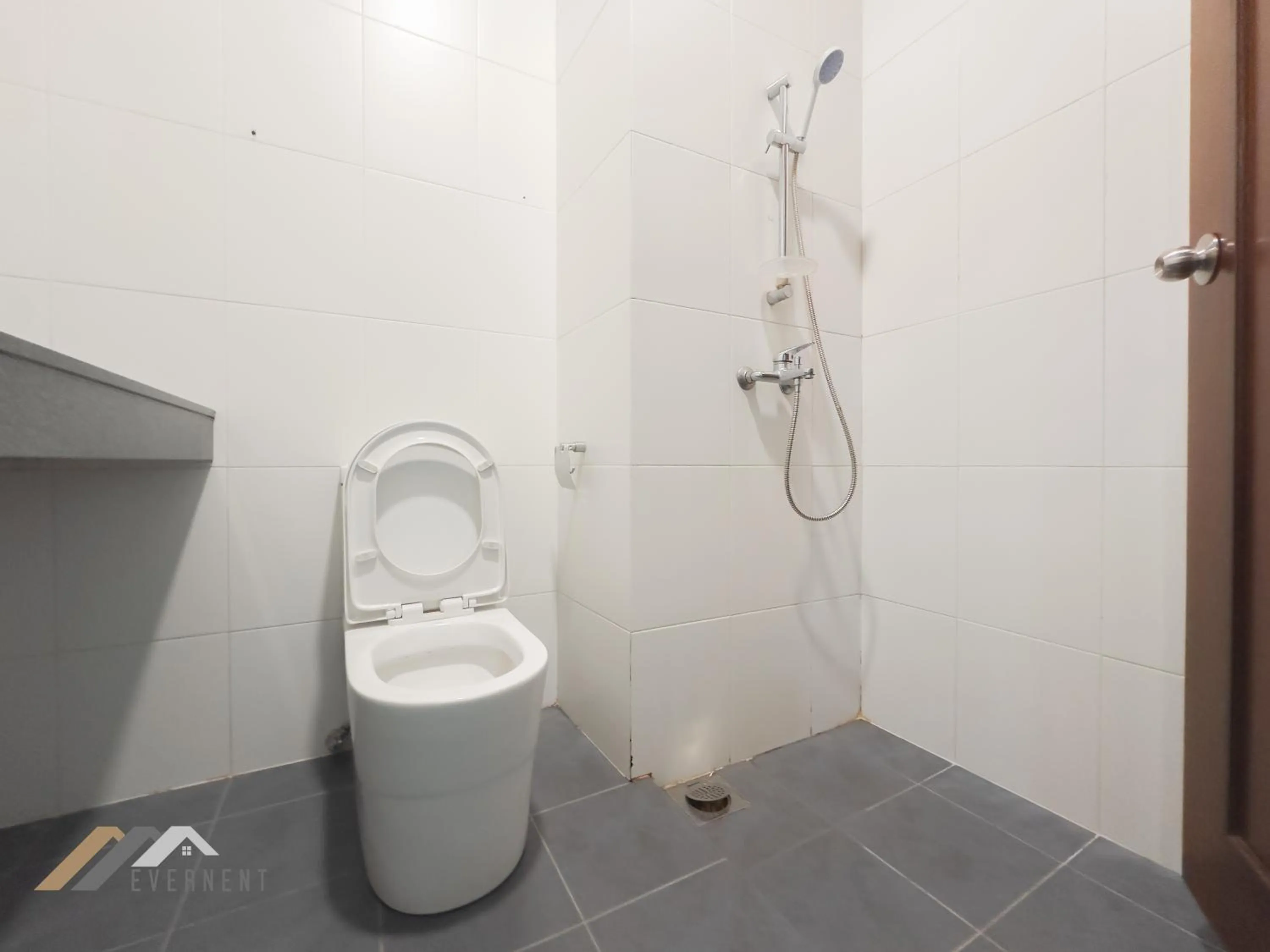 Bathroom in Bay Resort by Evernent