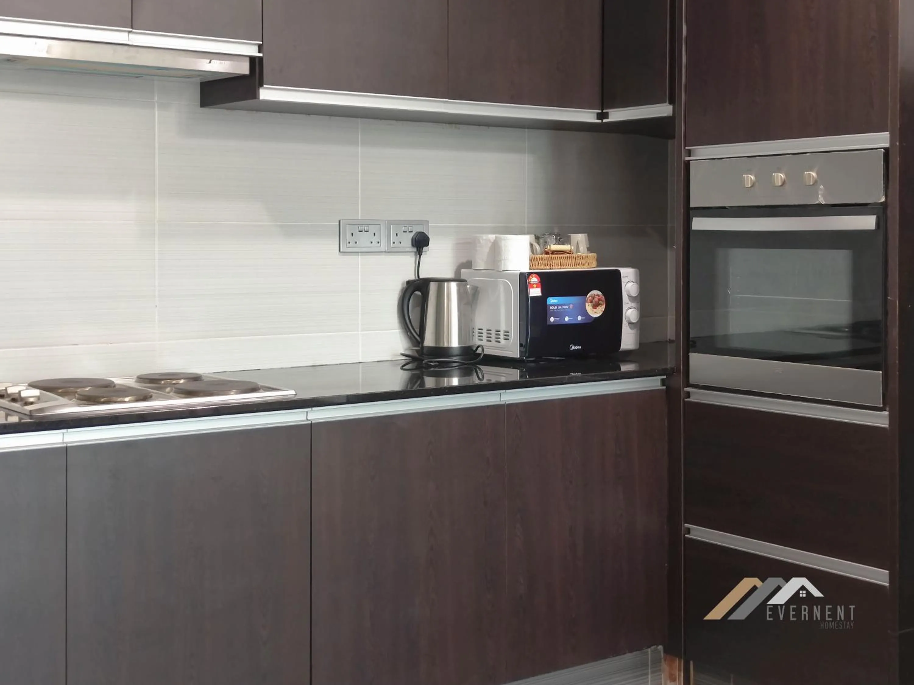 Coffee/tea facilities in Bay Resort by Evernent