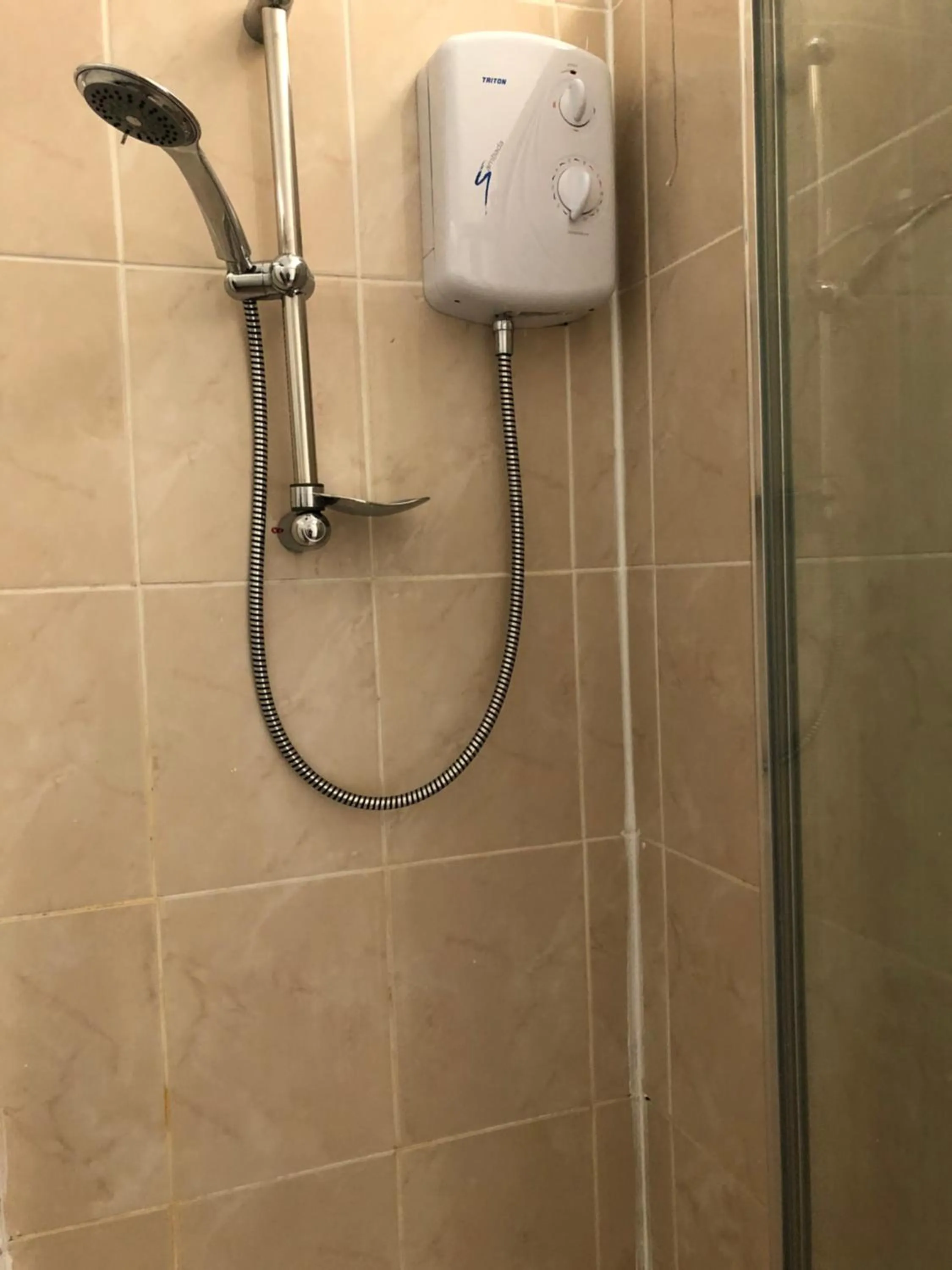 Bathroom in Renfrew rooms at City Centre