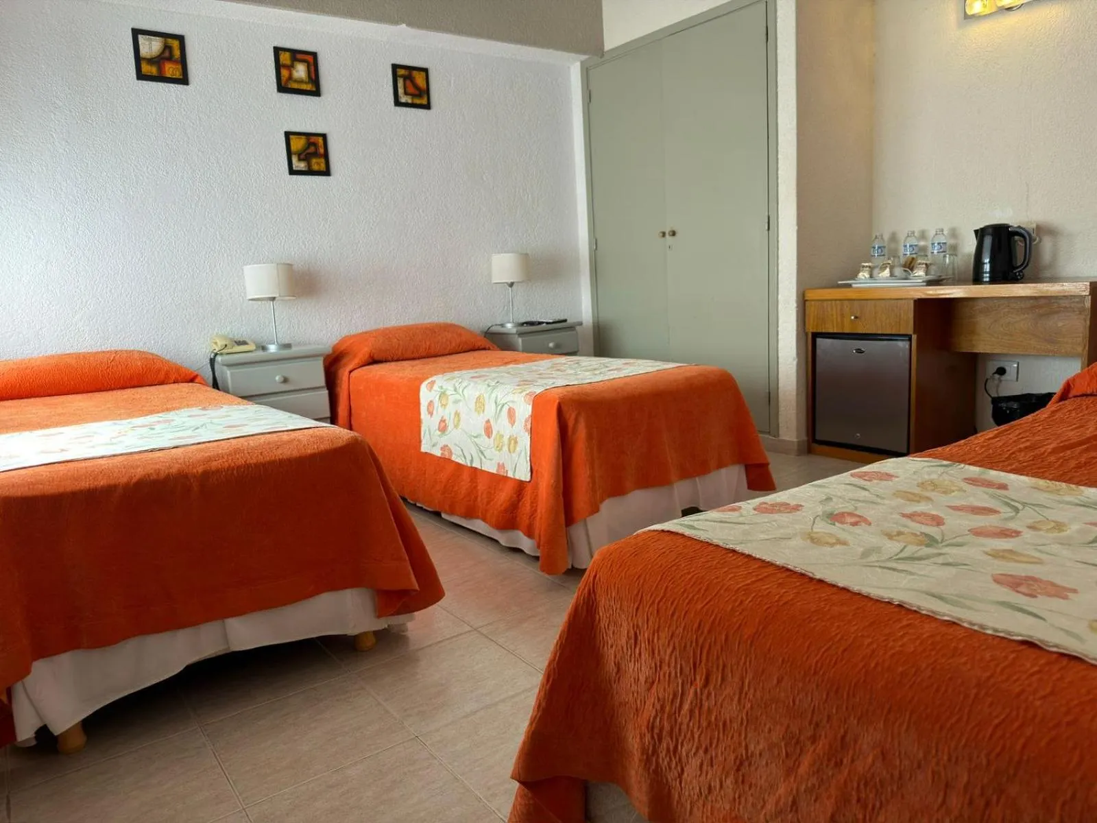 Bed in Hotel Victoria