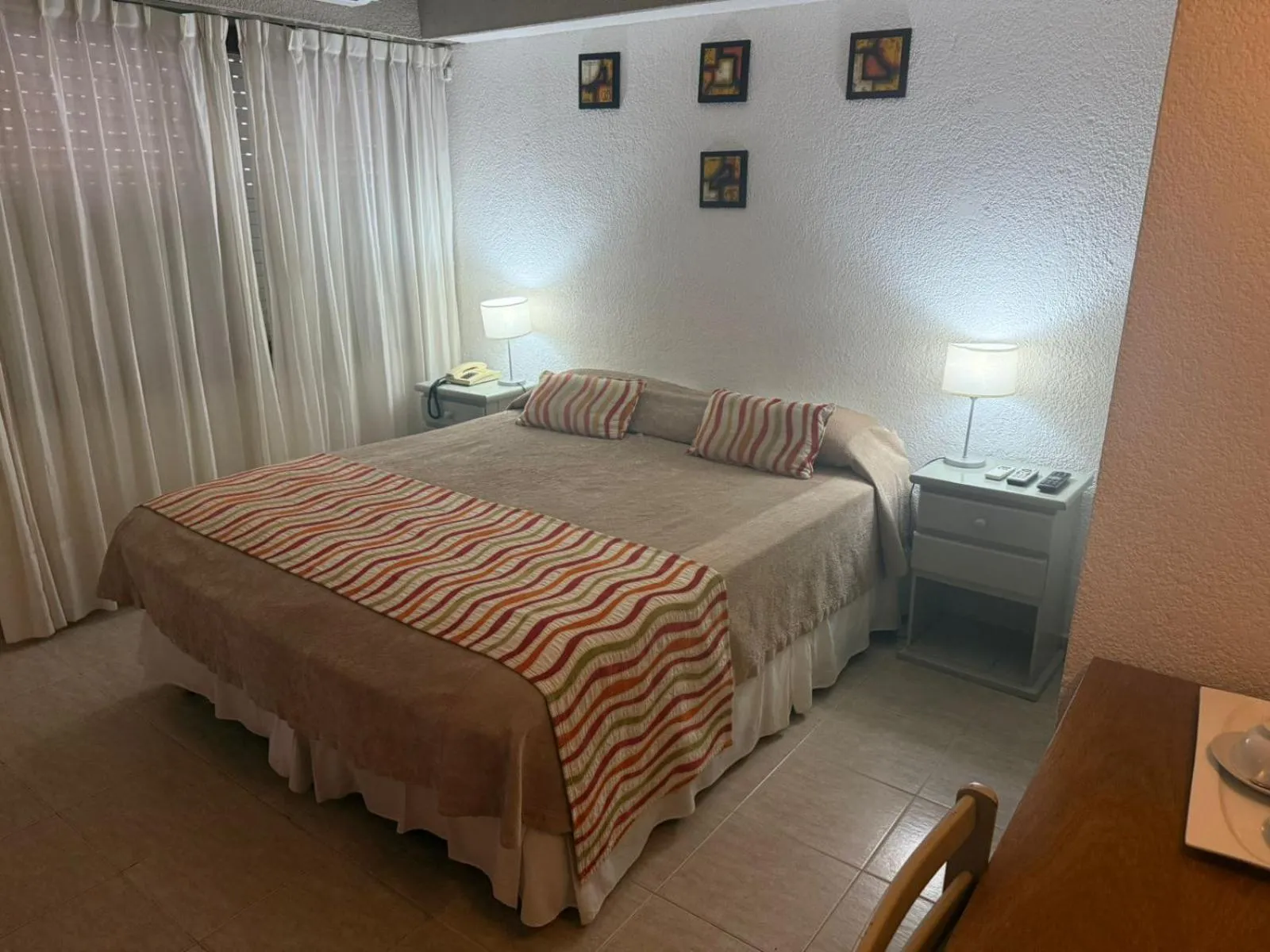 Bed in Hotel Victoria