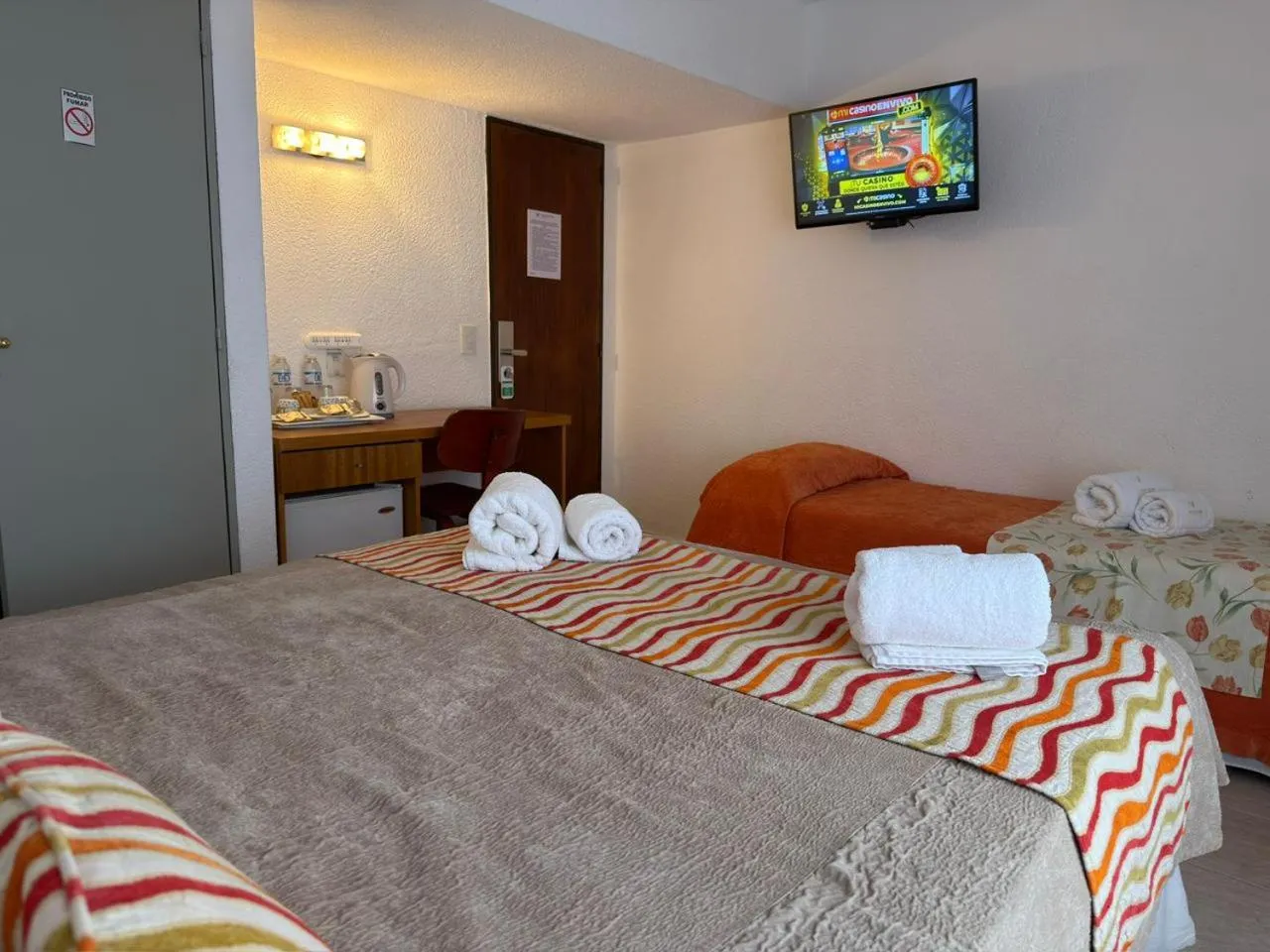 Bed in Hotel Victoria